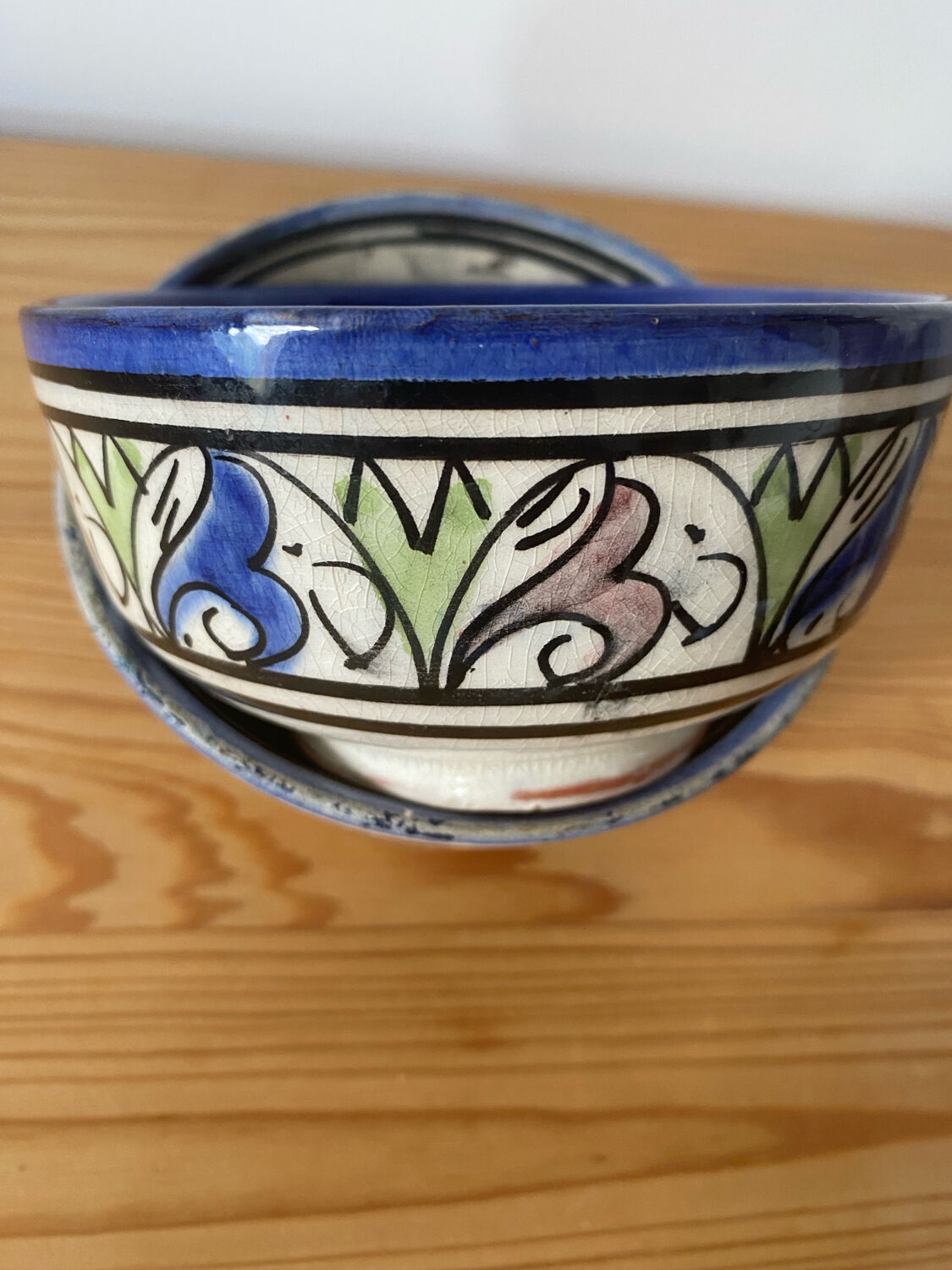 2 bowls signed Moroccan craftsmanship.
