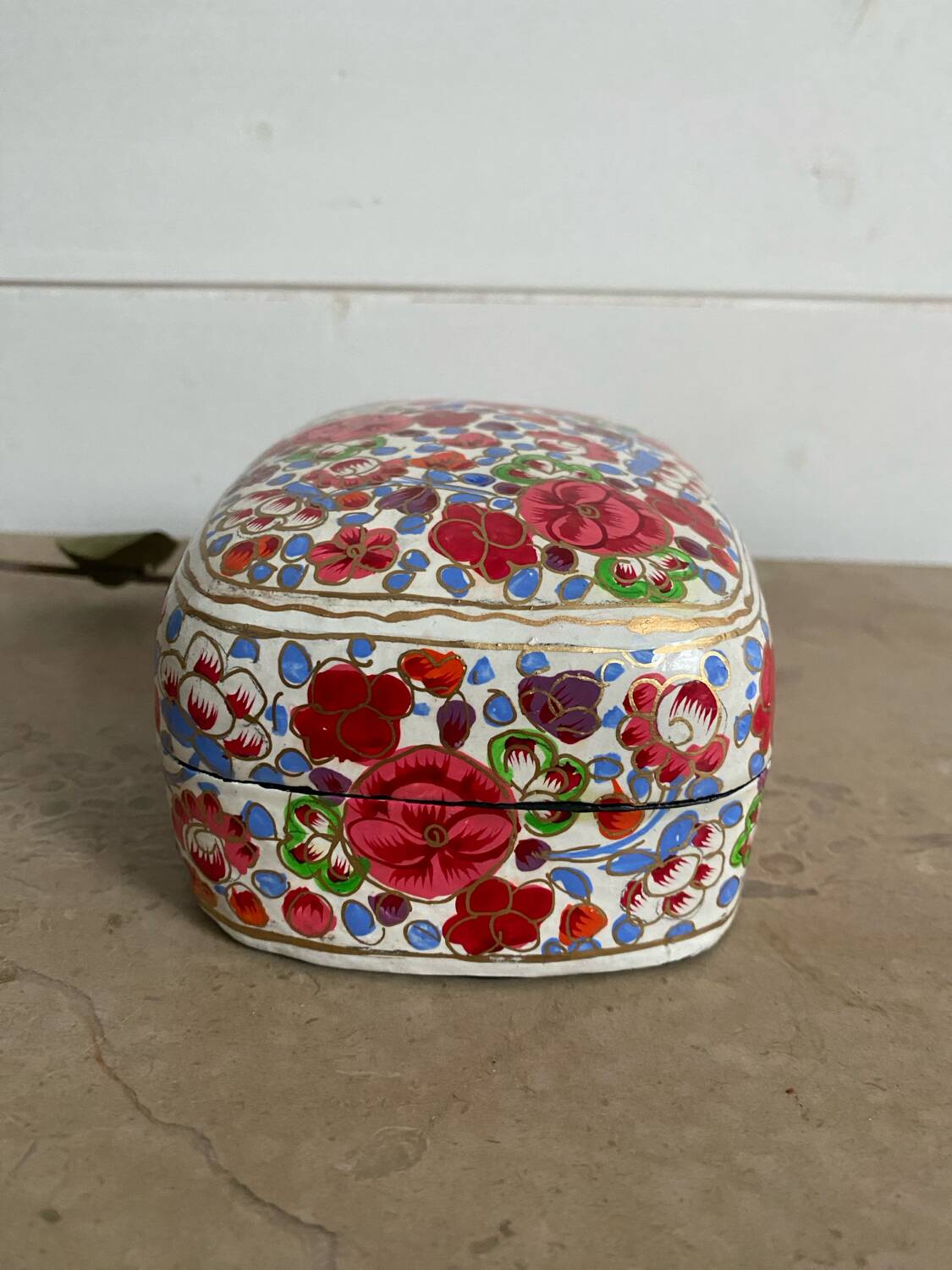 Old lacquered papier-mâché jewelry box