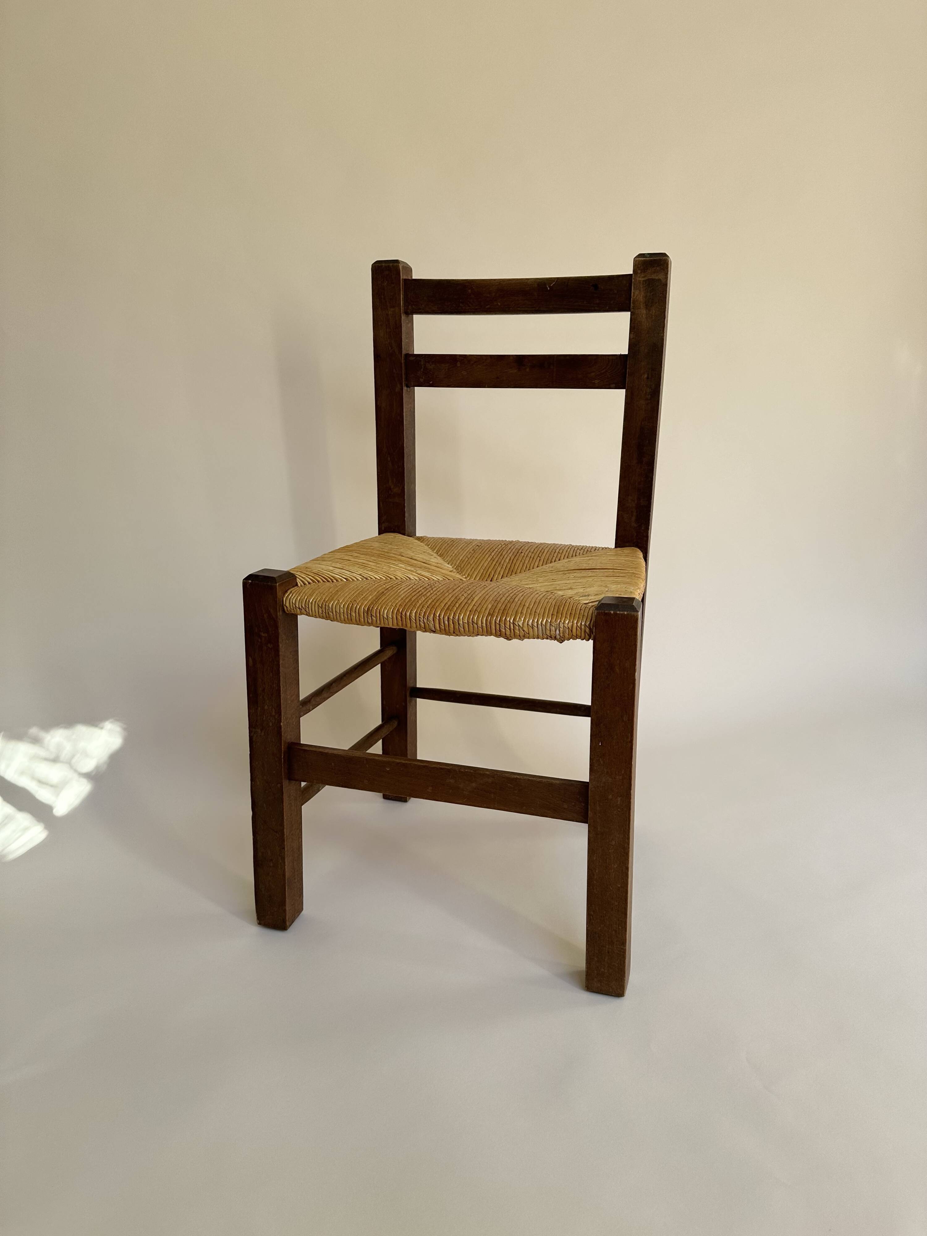 Set de quatre chaises paysannes paillées