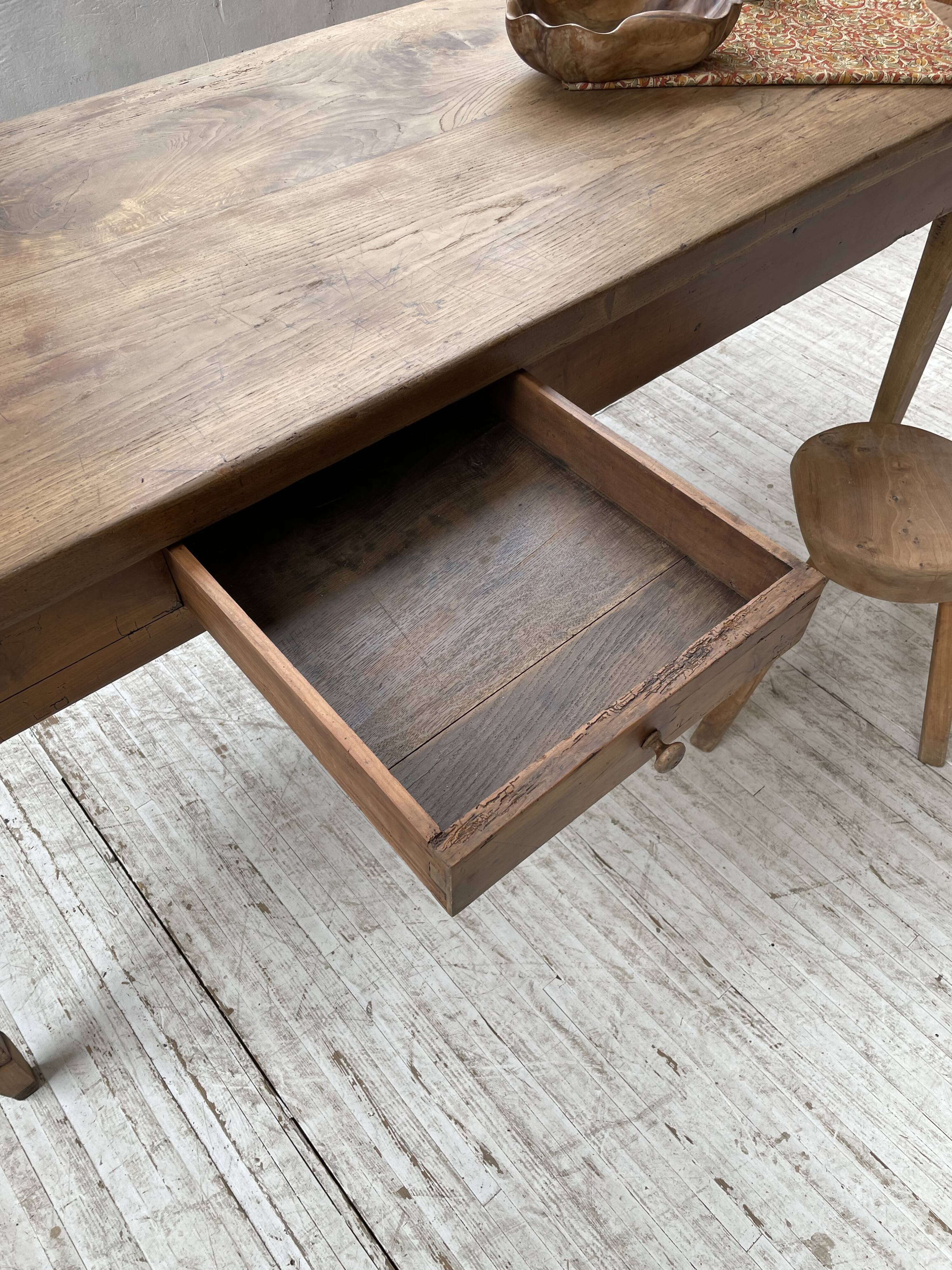 Farmhouse table in oak and walnut 2m
