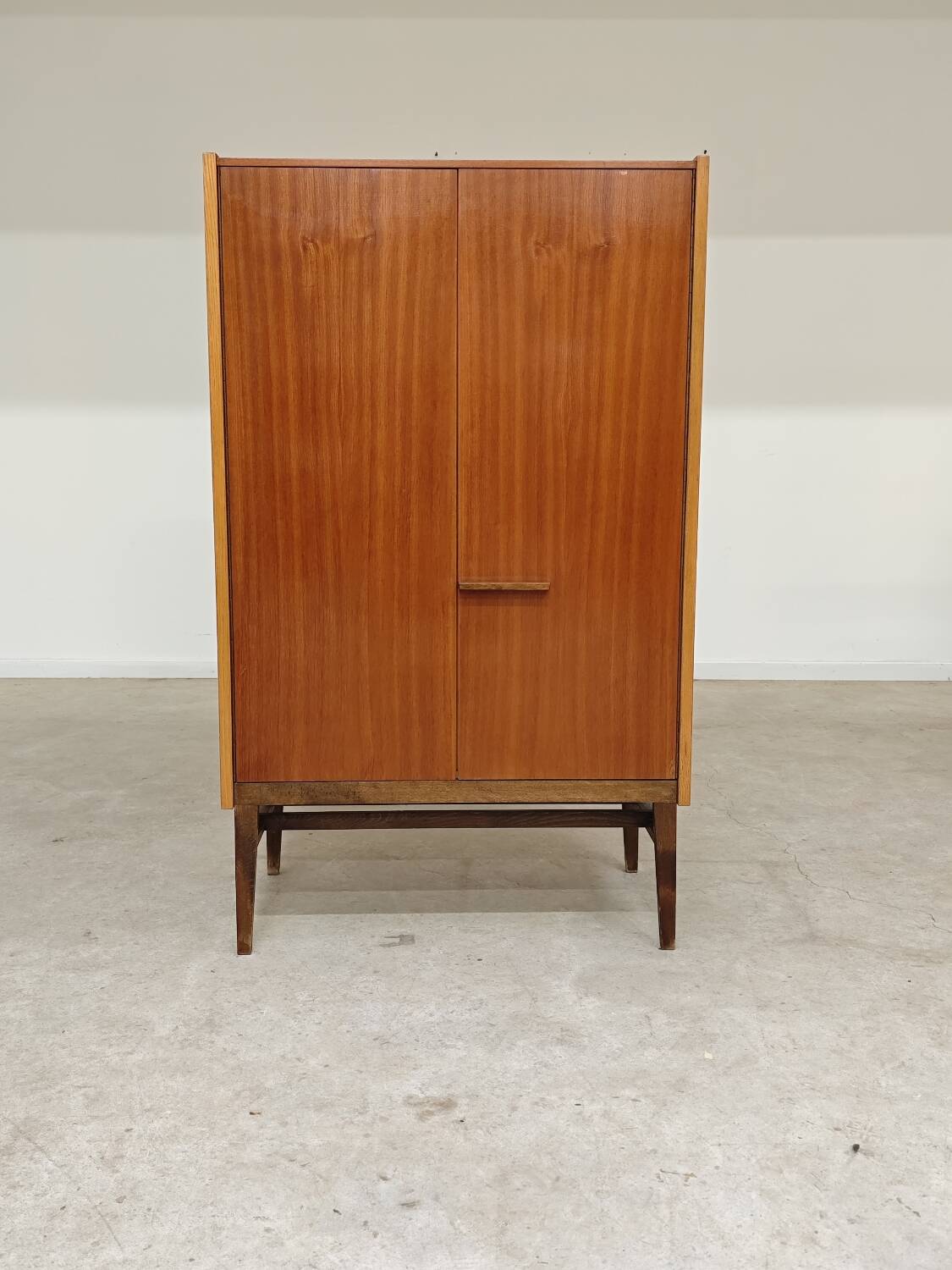Armoire vetements Classeur par
Frantisek Mezulanik pour Up Zavody
1960