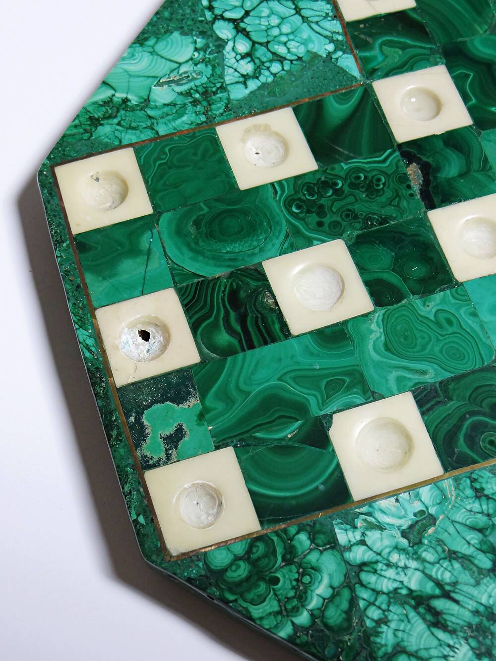 Vintage octagonal solitaire ring in malachite and bakelite from the 1950s-60s