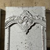 Wall decoration in three pieces, triptych of relief decoration on weathered wood, white and gold,