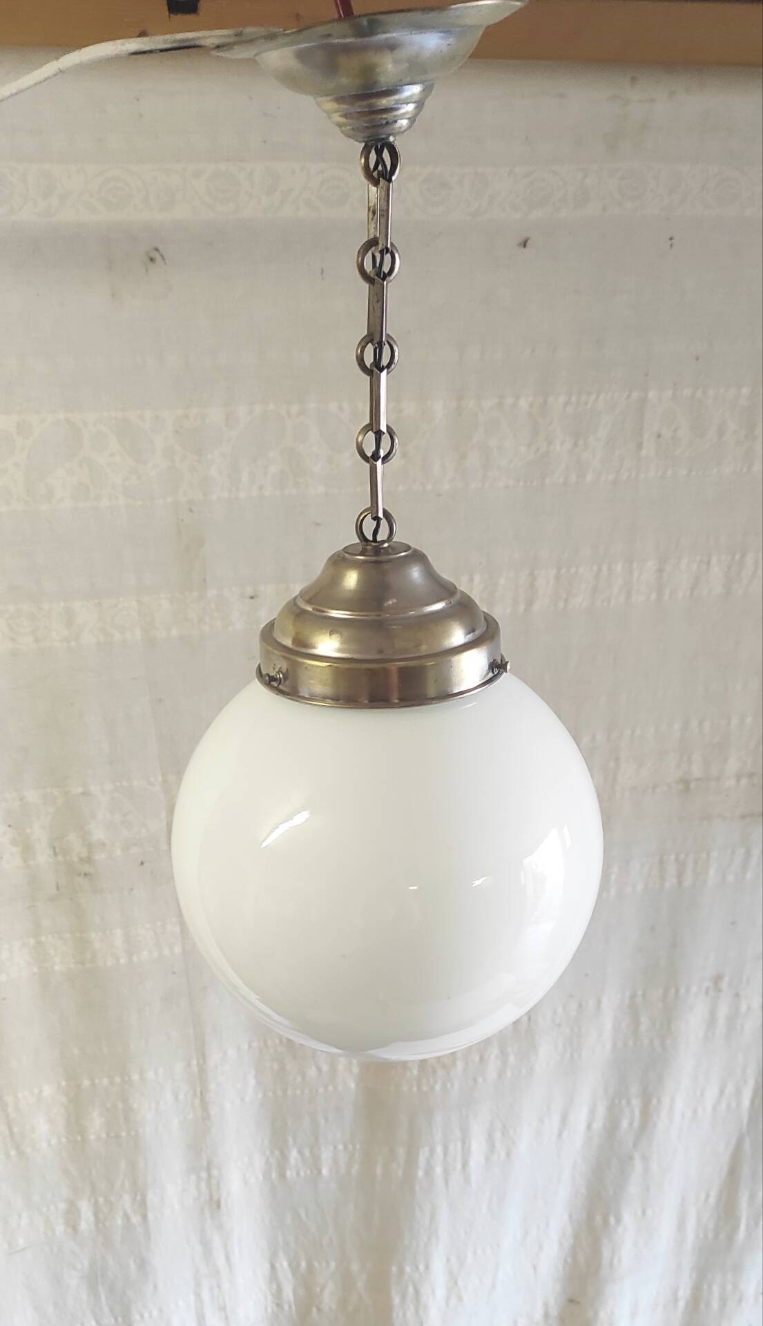Suspension design Bauhaus globe opaline (diam: 20 cm) - mid 20th century