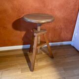 Watchmaker's tripod screw stool