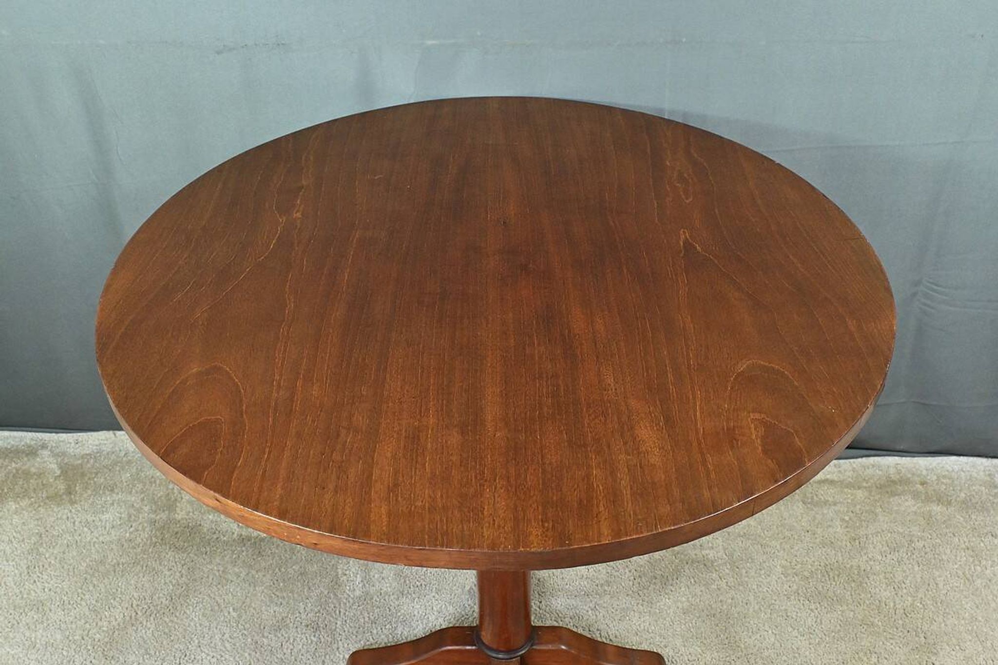 Mahogany Guéridon Table – Early 20th Century