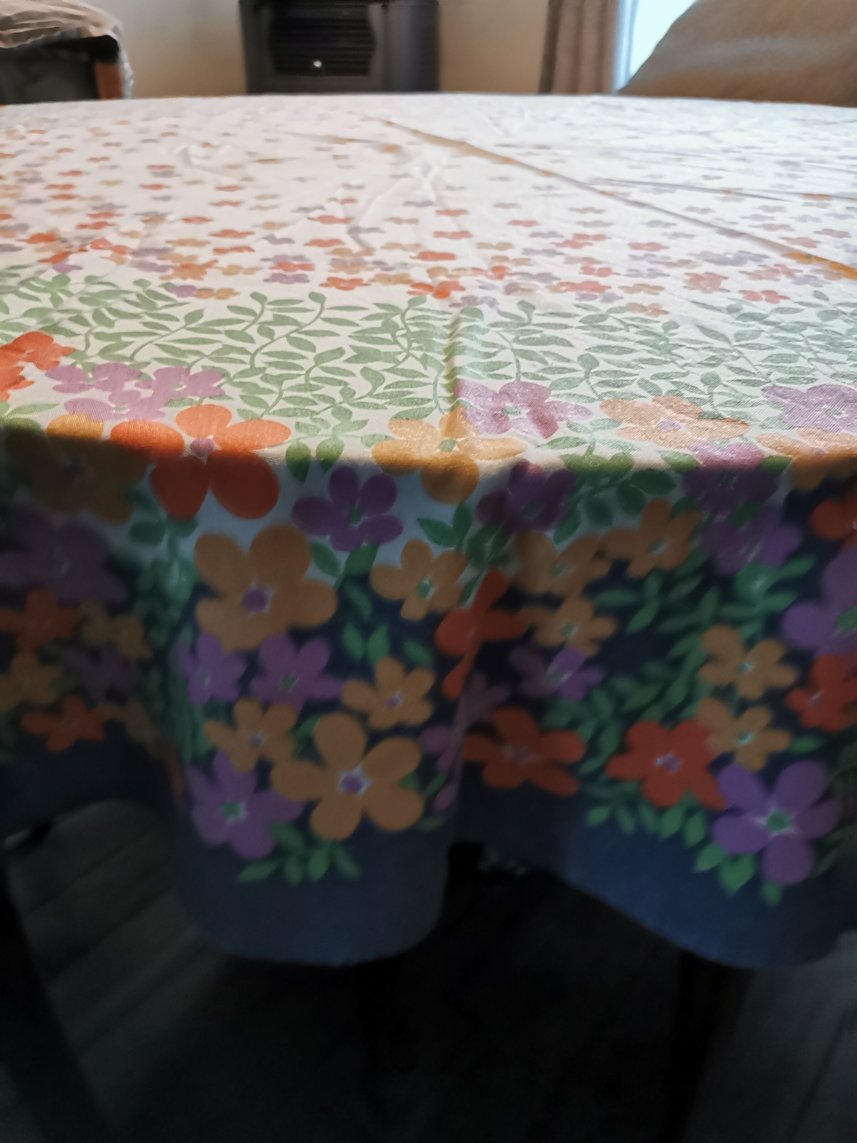 Lot de nappe et 6 serviettes de table vintage