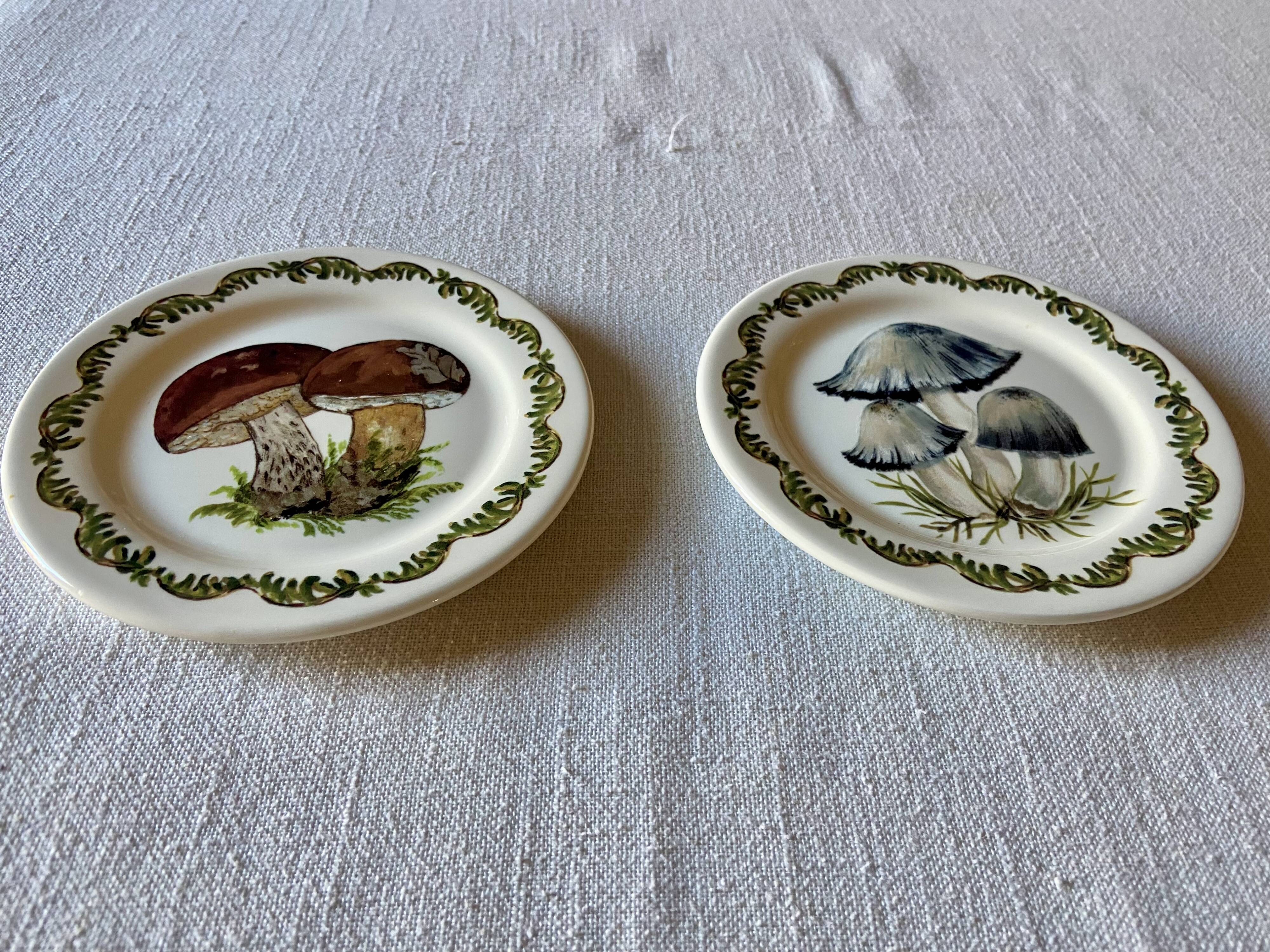 Paire d'assiettes à pain en faïence de Gien "Chanterelle"