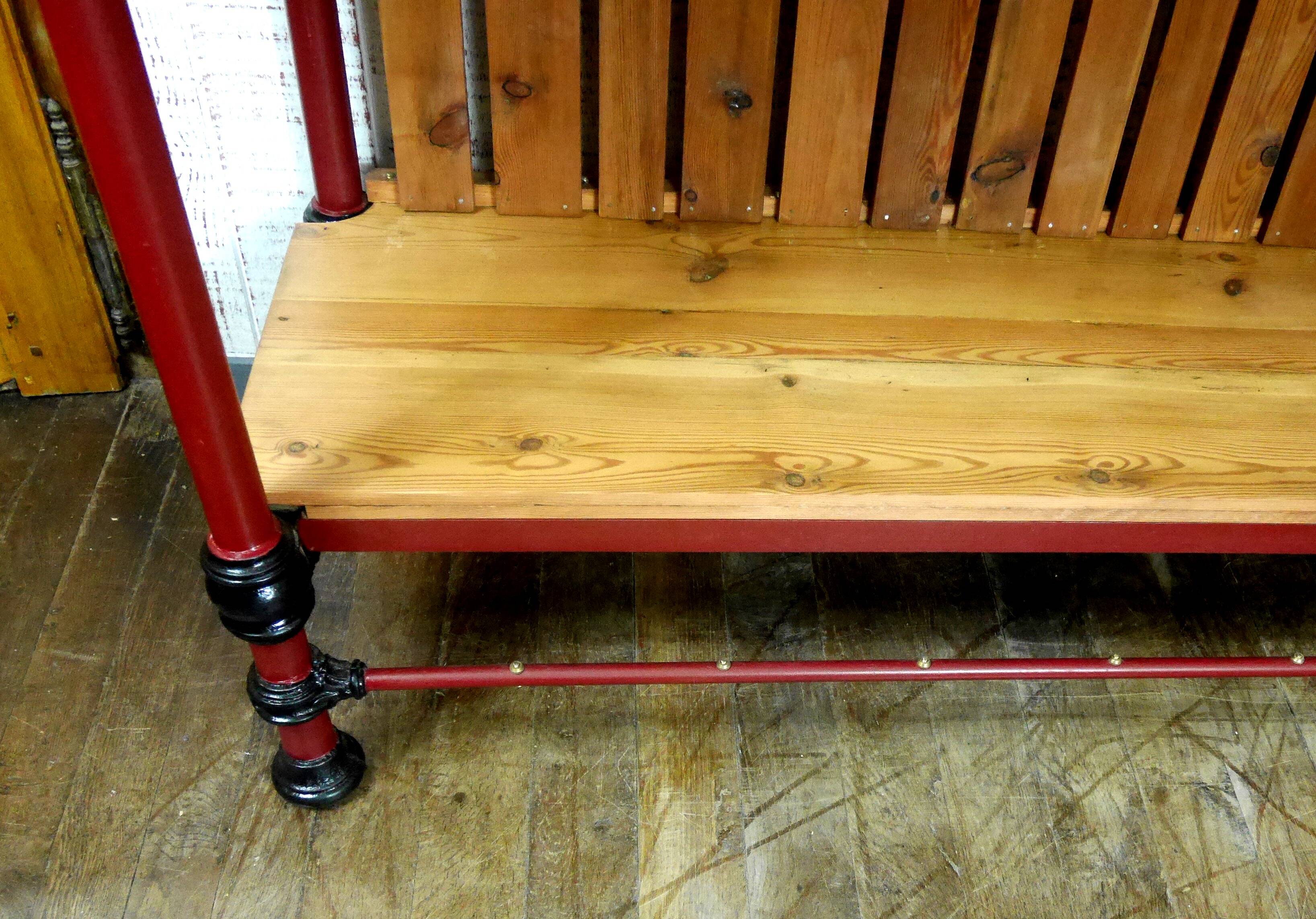 Iron and wood table, professional furniture