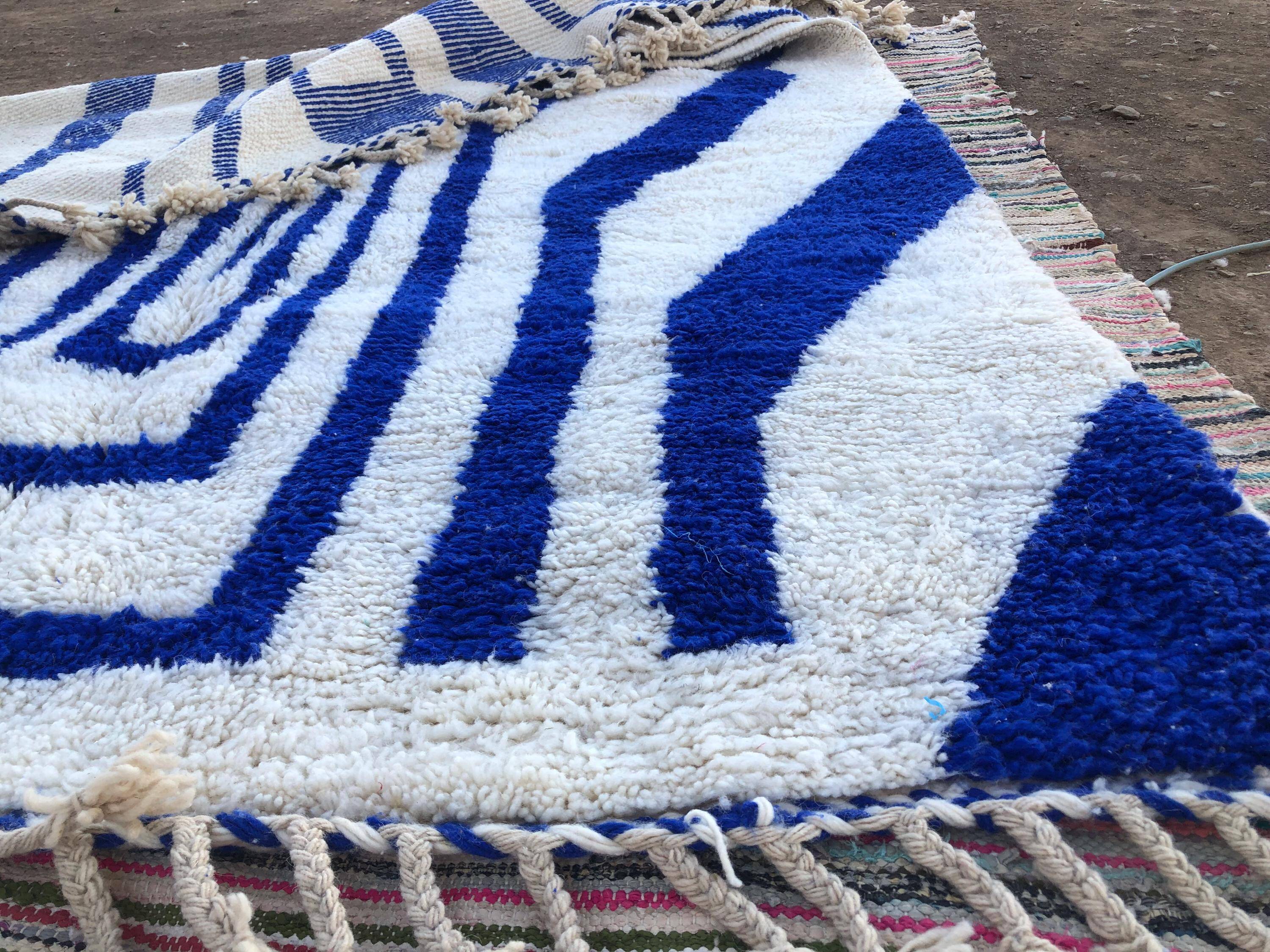 Large handmade Berber rug 3 x 2 m