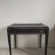 Bureau avec moulures, ancienne patine