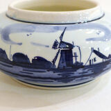 Blue Delft ashtray with lid
