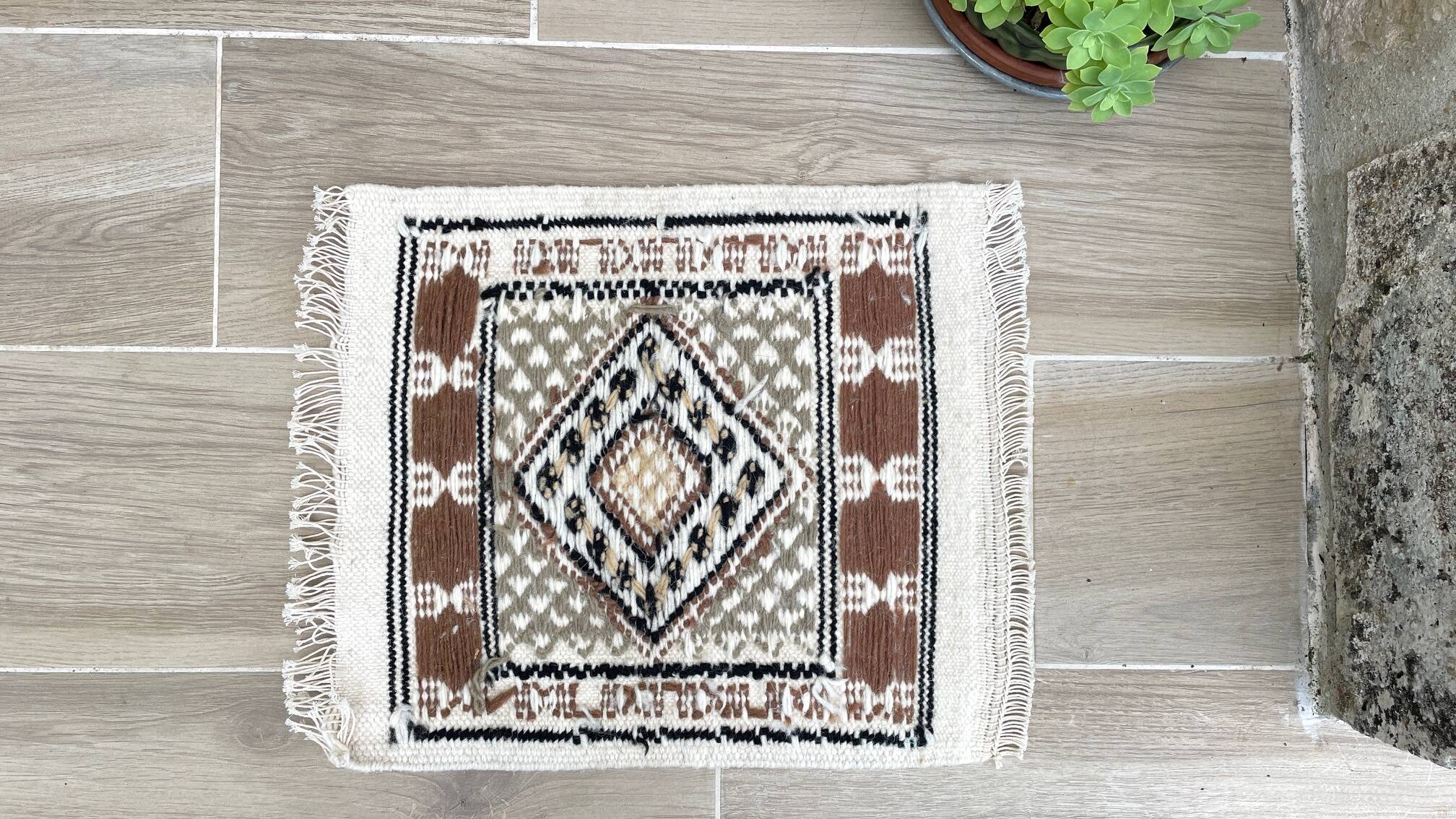 Vintage pure wool kilim rug