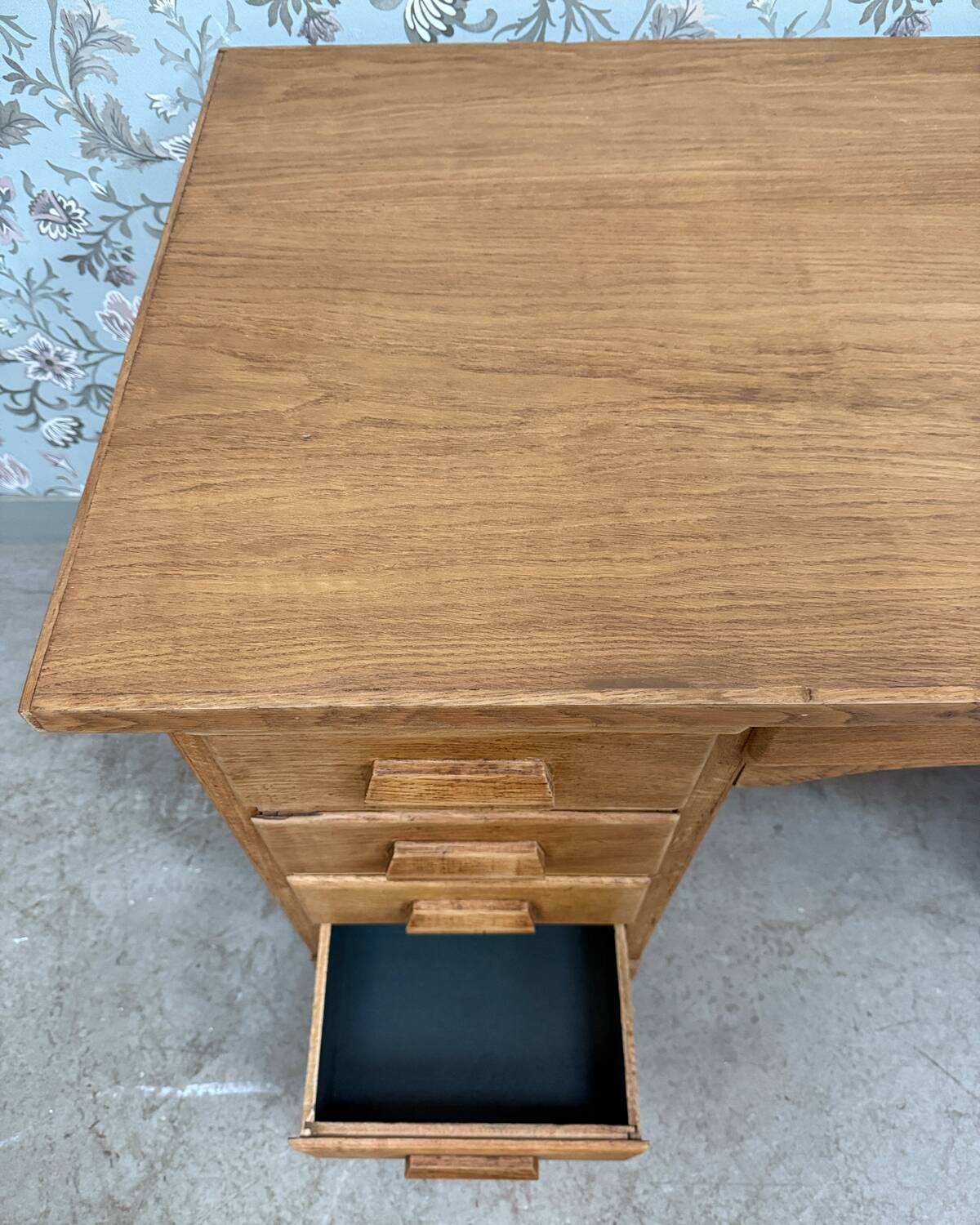 Oak half-minister's desk (renovated)