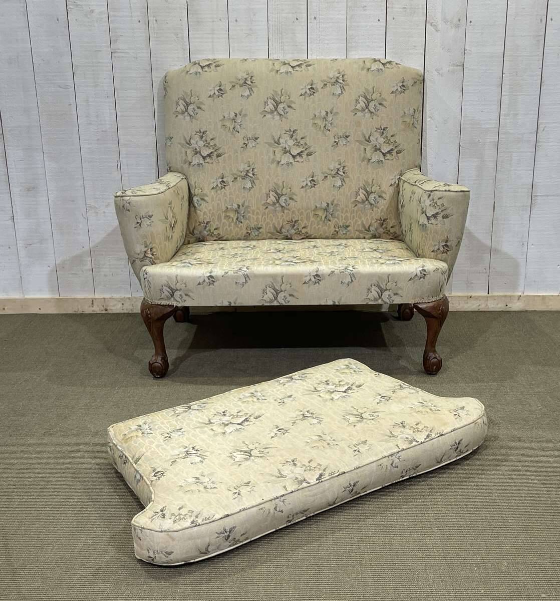 1930s English Chippendale walnut sofa