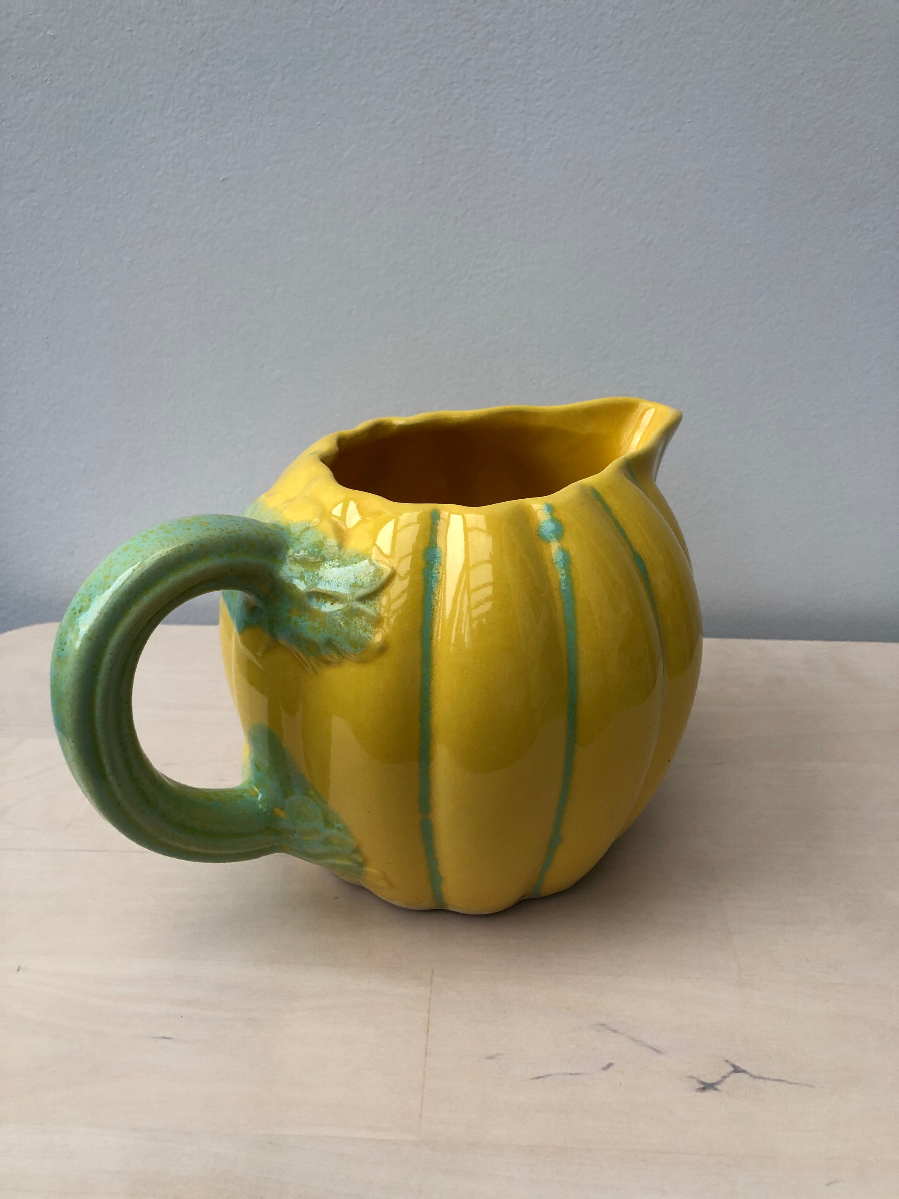 Melon pitcher