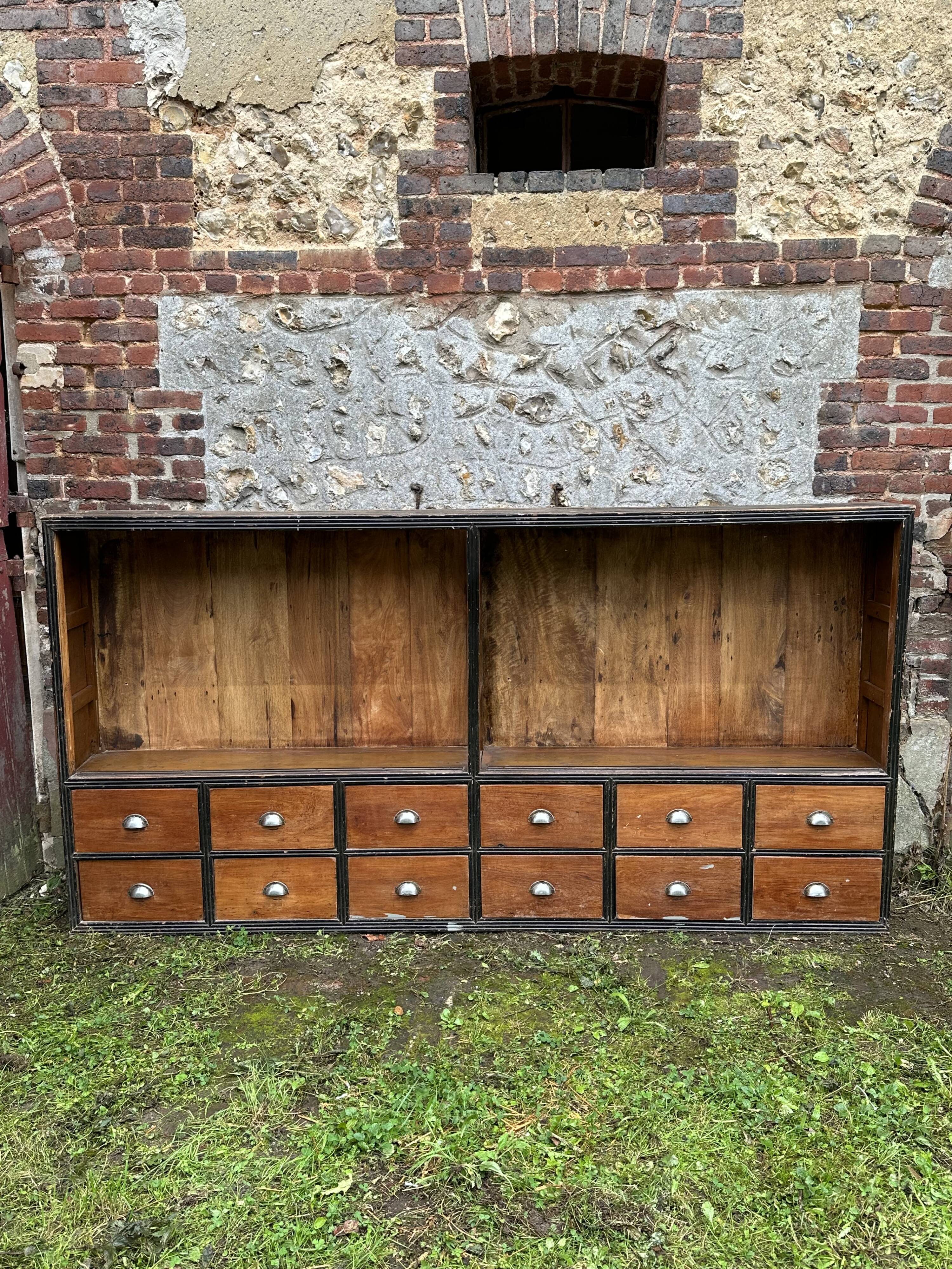 Store furniture, unique piece, for presentation of collections or transformed into a TV cabinet