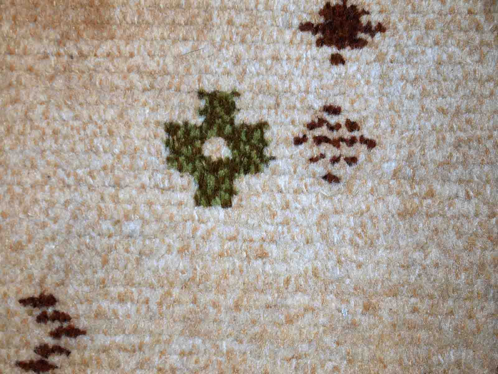 Vintage Moroccan carpet Berber rug style 2.3' x 4.7' (71cm x 145cm) 1970s, 1C758