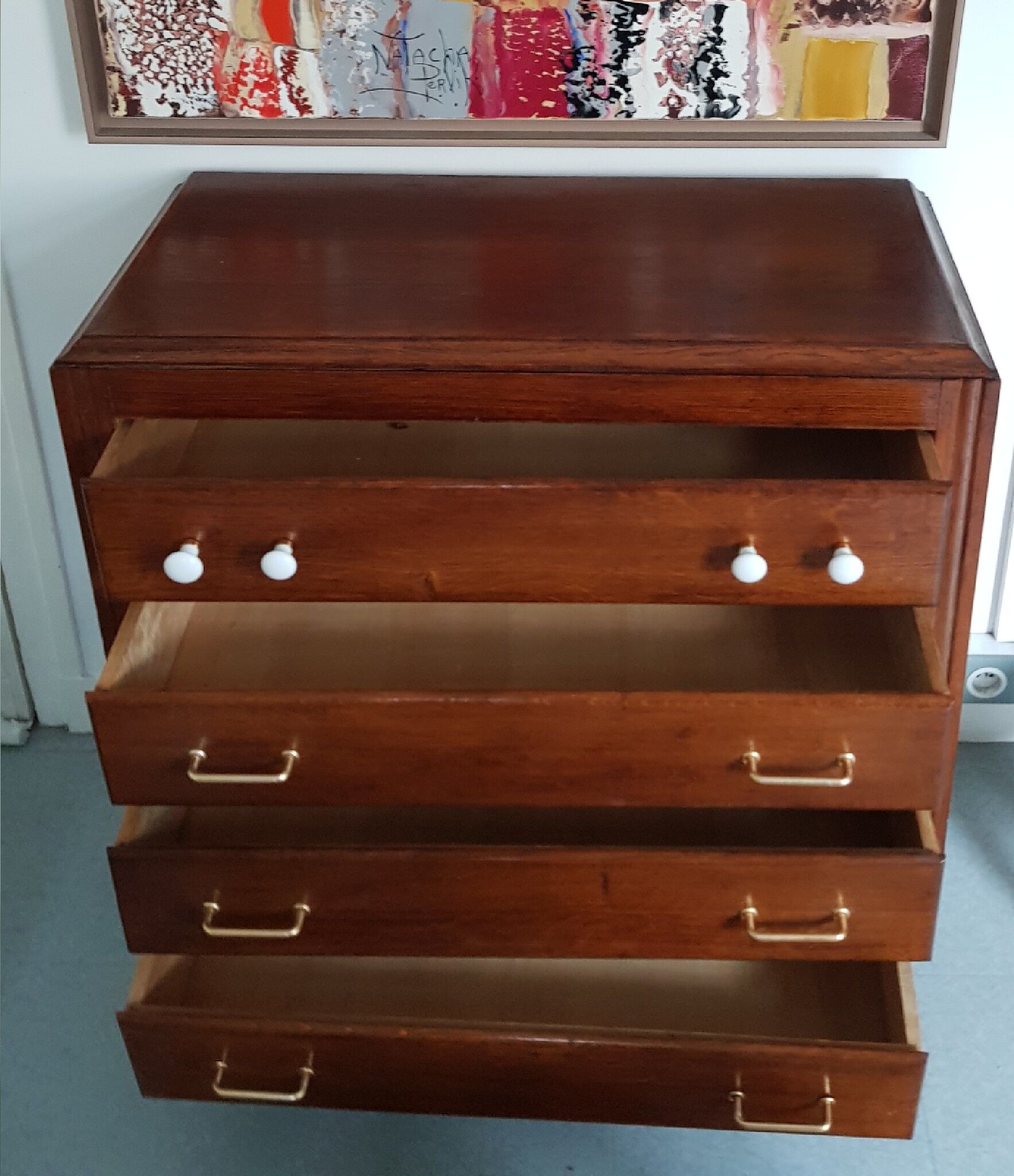 Dresser 1950
