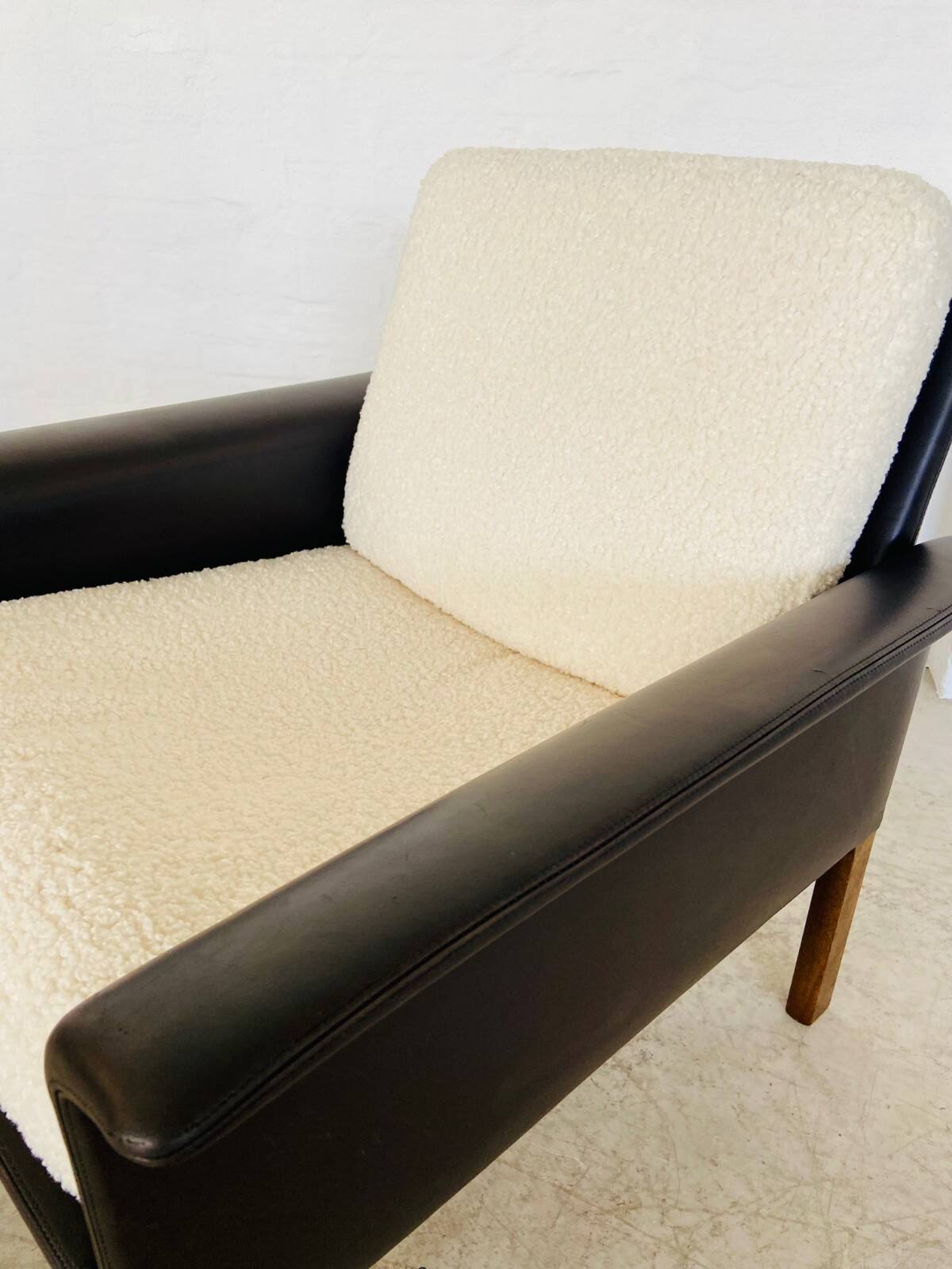 1960s retro Hans Olsen rosewood and leather lounge chair