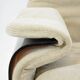 Fauteuil Marsala et son repose-pied Ligne Roset beige clair