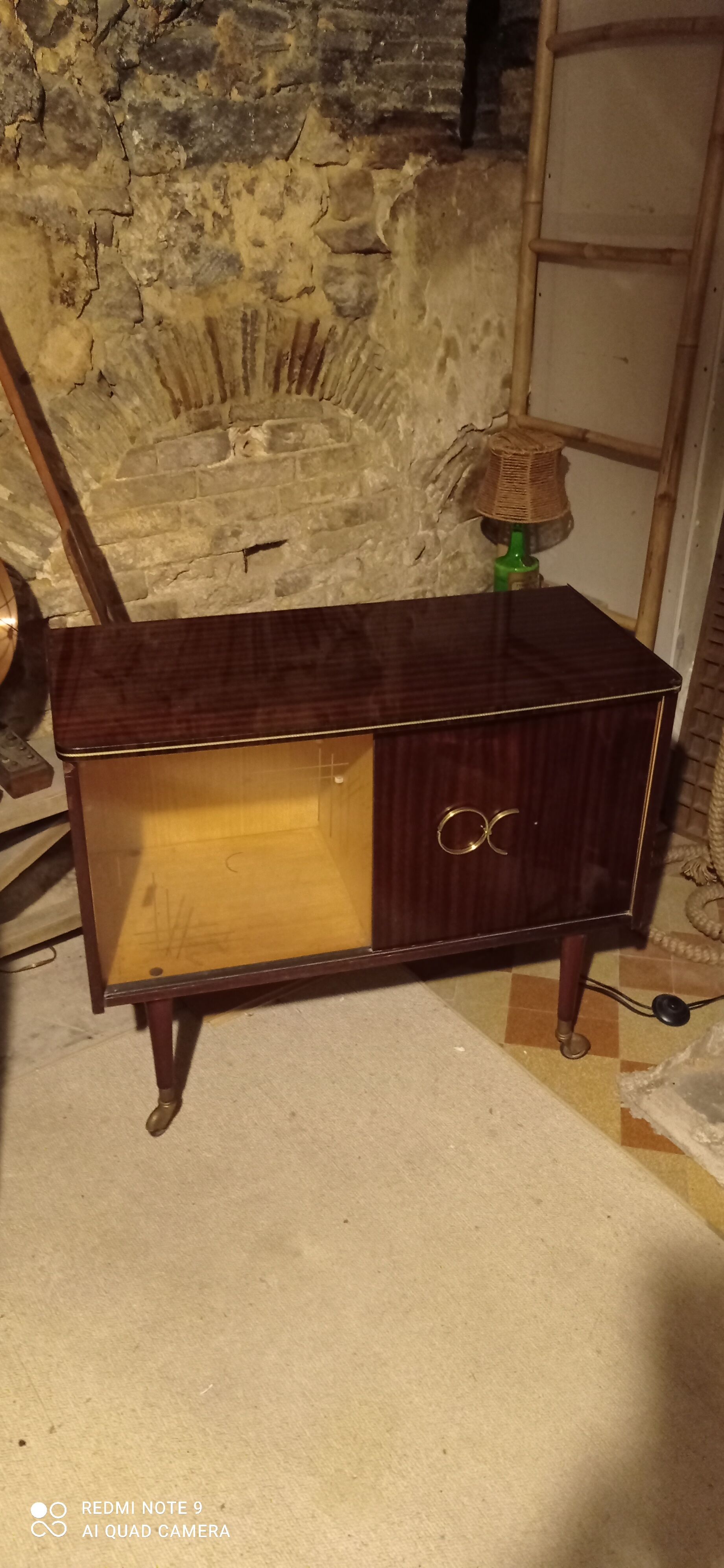 Turntable vinyl cabinet or TV stand