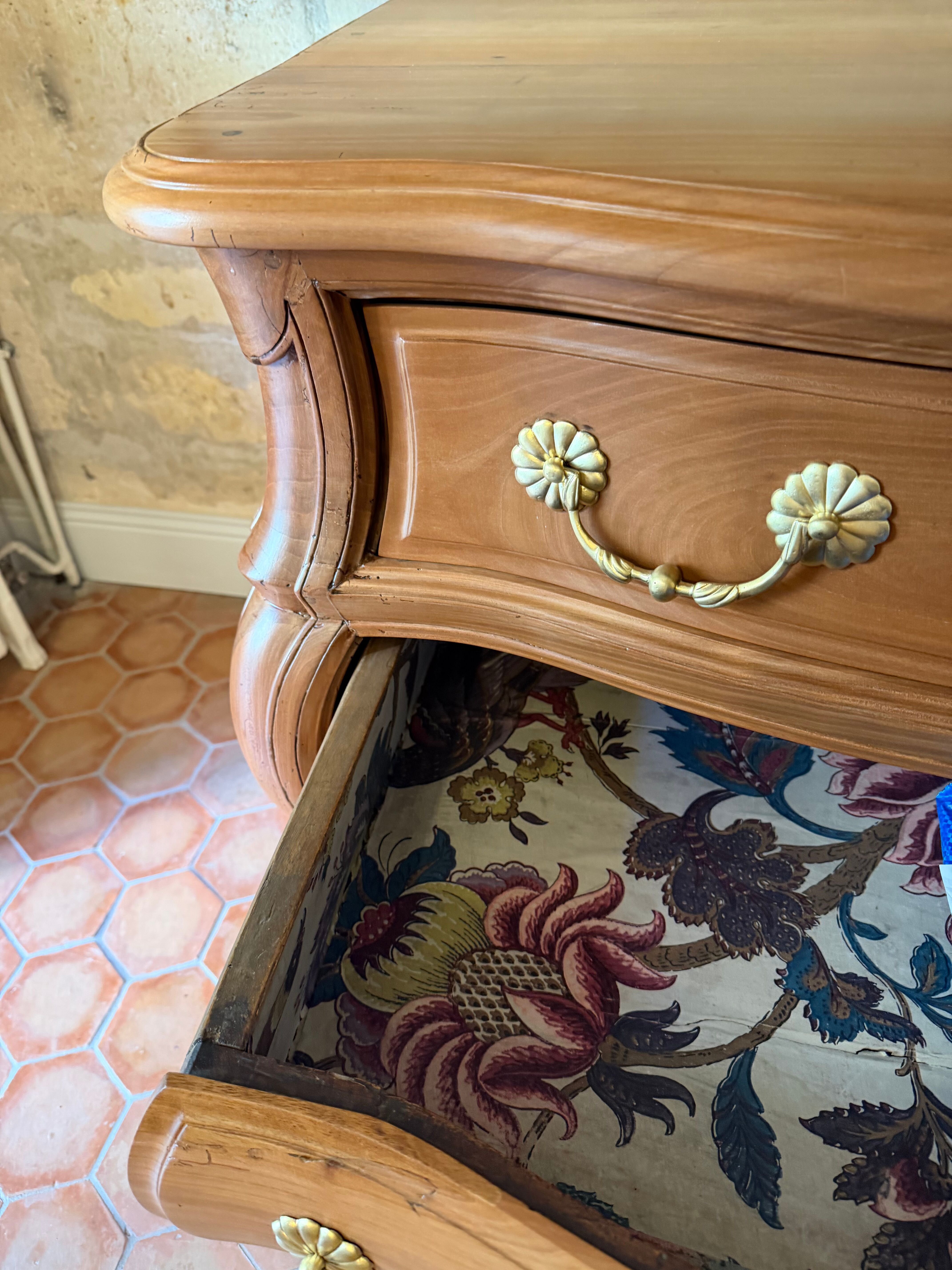 Bordeaux "between-two" commode in cherry wood