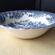 Churchill "Georgian Collection" English porcelain salad bowl