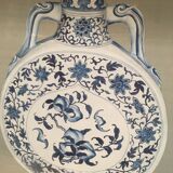 Poterie Ming bleu et blanc, peint à la main