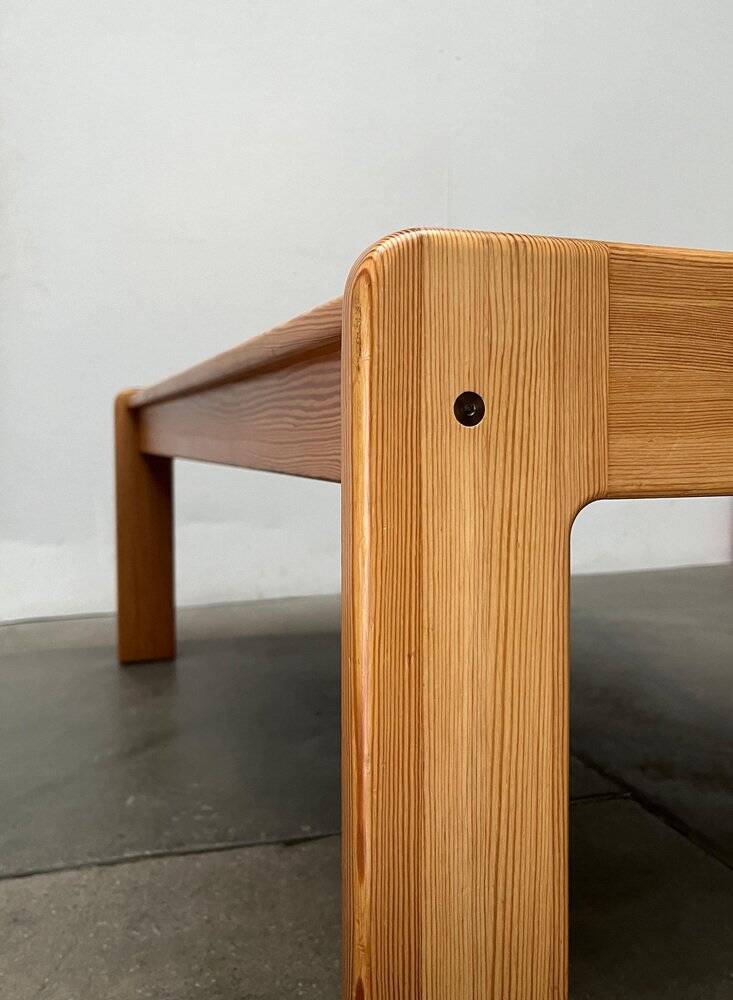 Vintage coffee table in Swedish pine by Yngve Ekström for Swedese, 1970s.