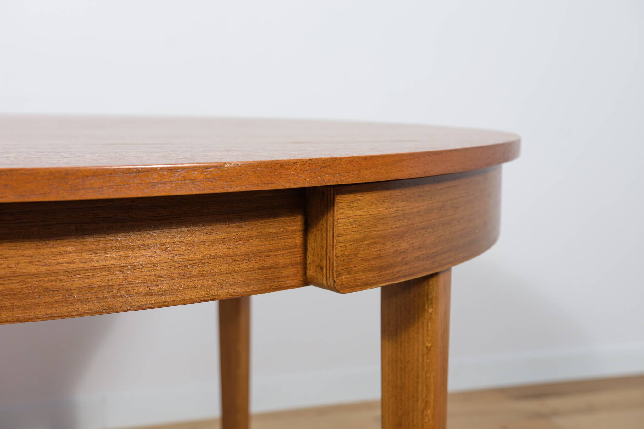 Mid century round extendable dining table and chairs from mcintosh, 1960s, set of 5