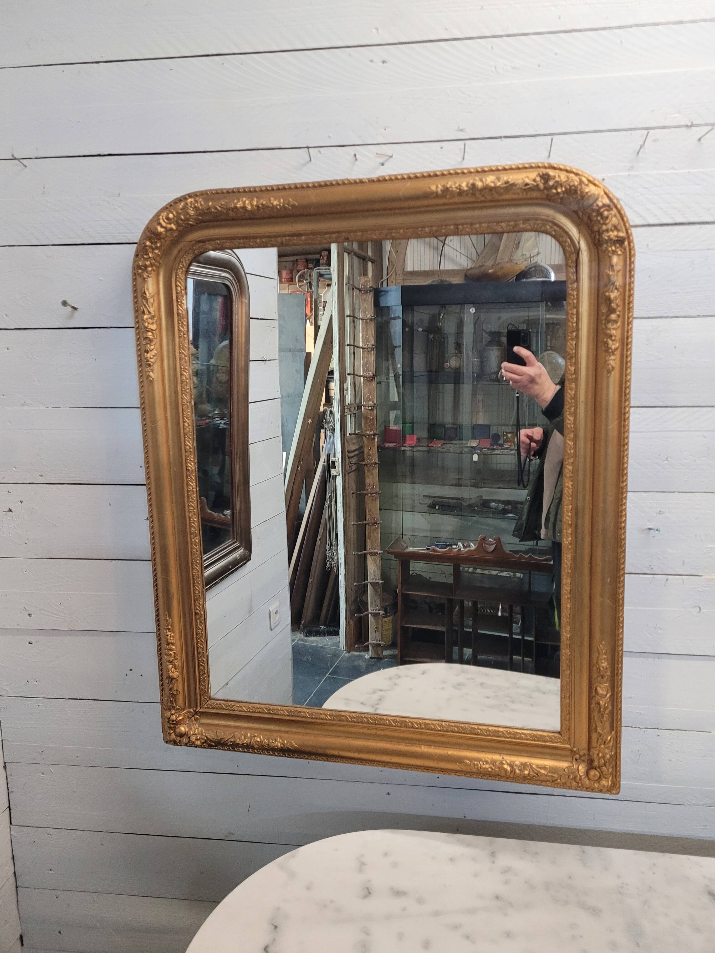 Old Louis Philippe style gilded mirror, 100×83cms