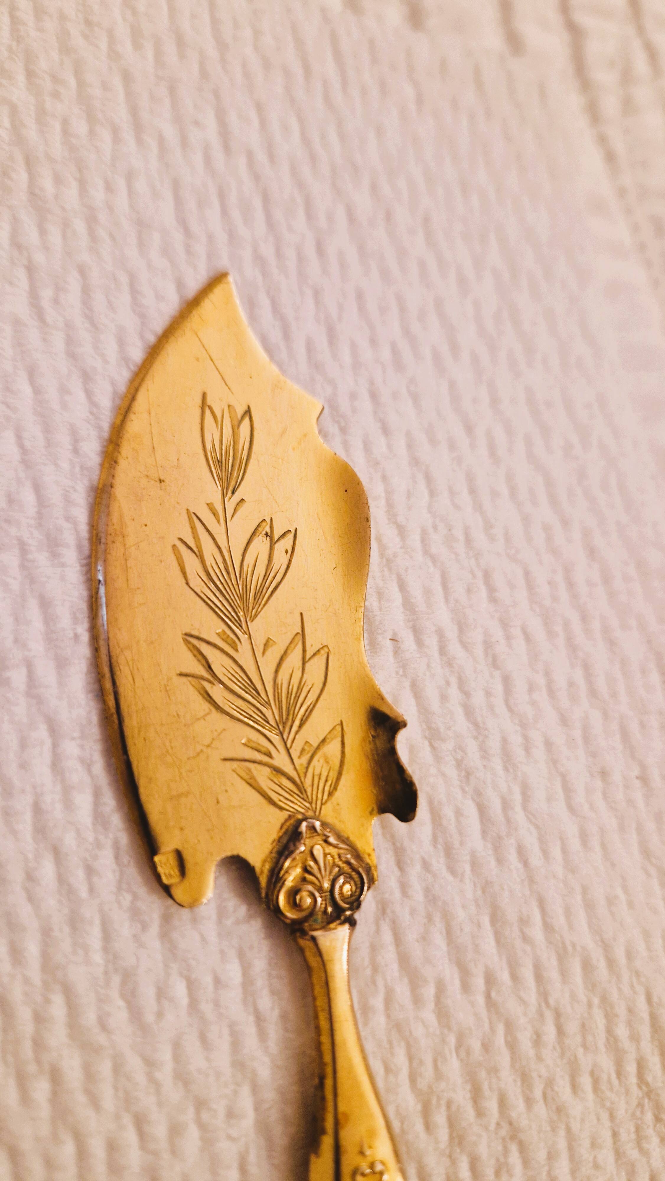 Covered with sweet treats, 4 pieces, silver-plated and vermeil.