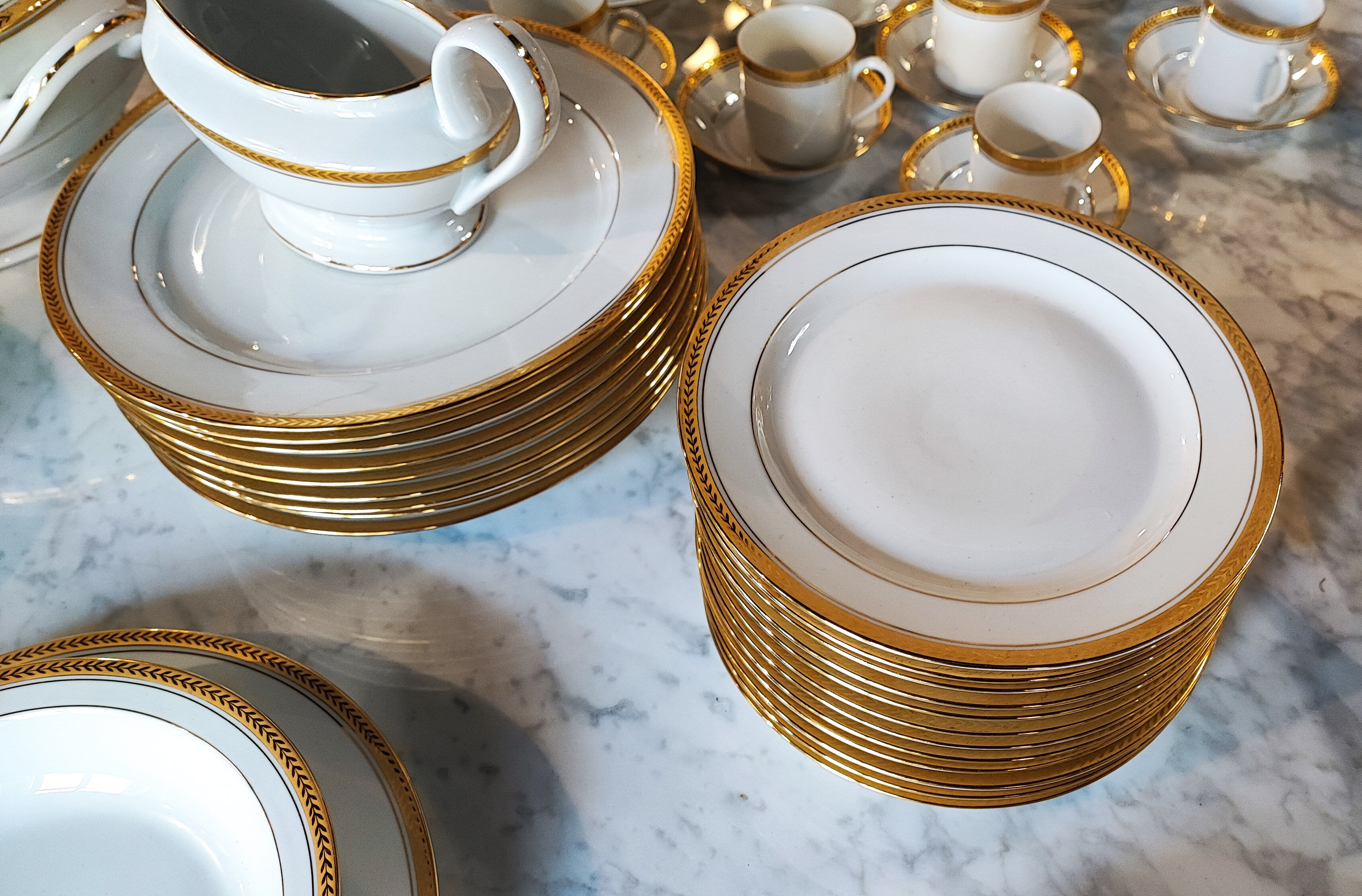 Limoges porcelain service 86 pieces gold 24K