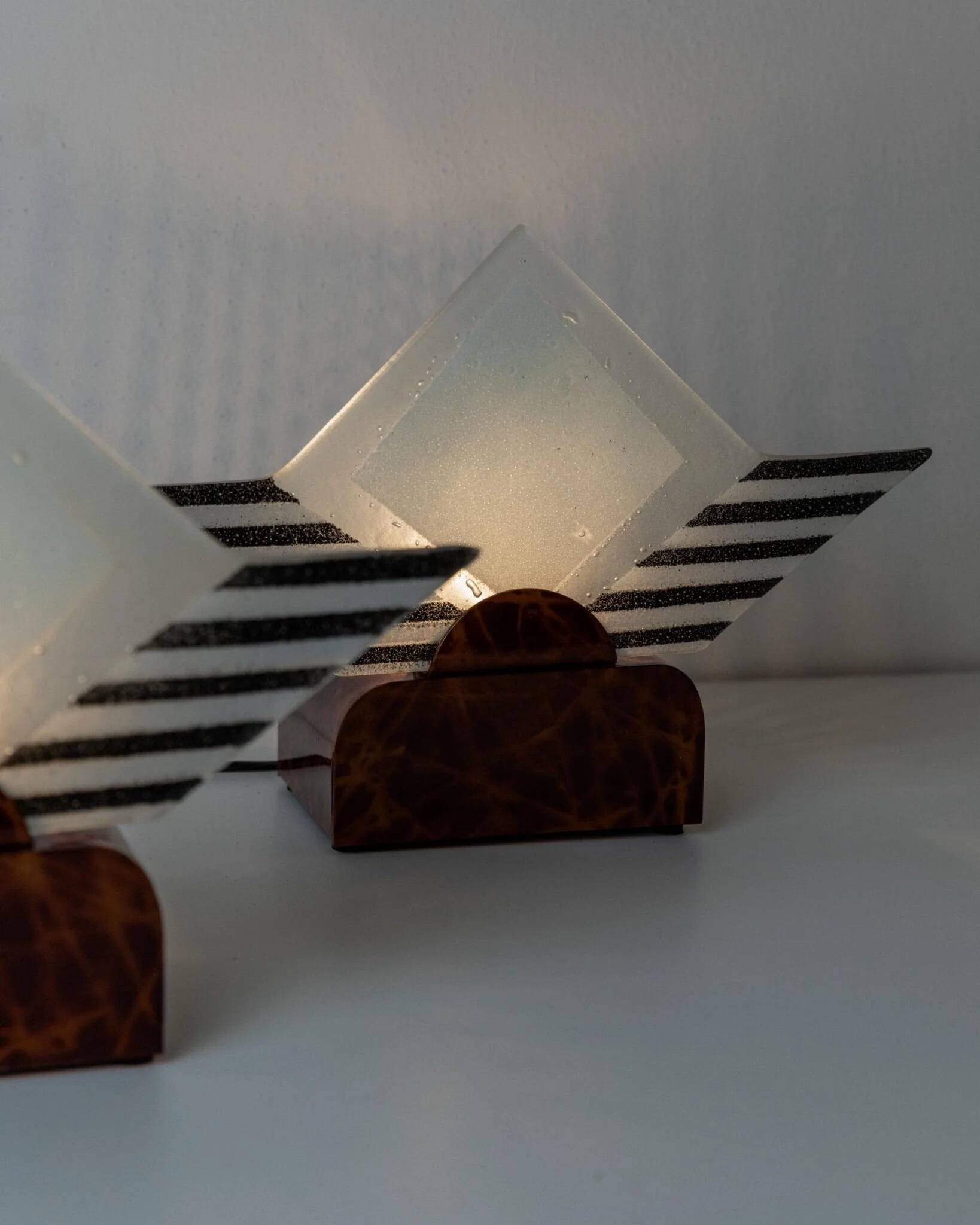 Pair of vintage Murano glass table lamps - sculptural design, triangles and stripes, brown metal bases - Italy 1980s - bedside lamps