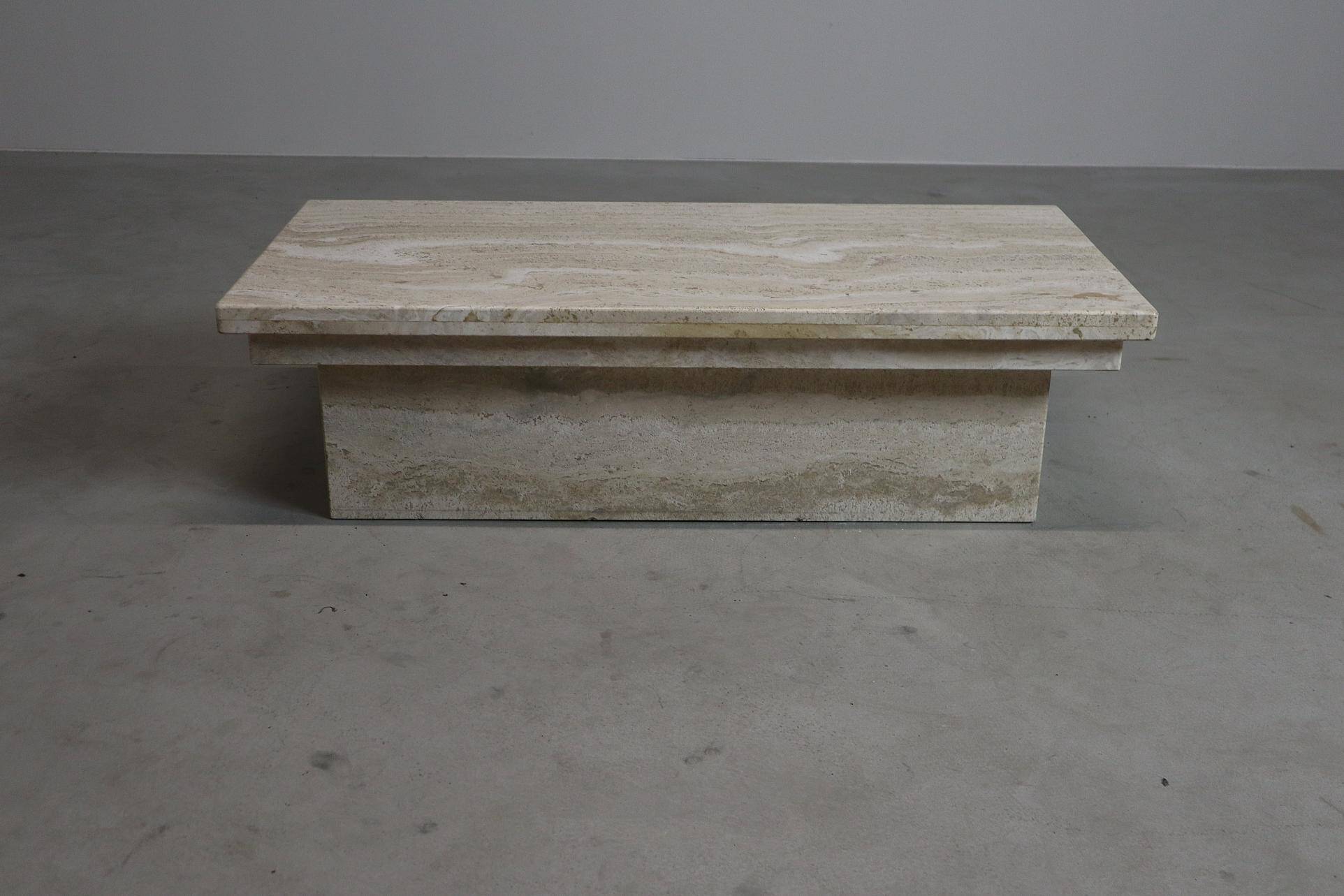 Table basse vintage en travertin, années 1970