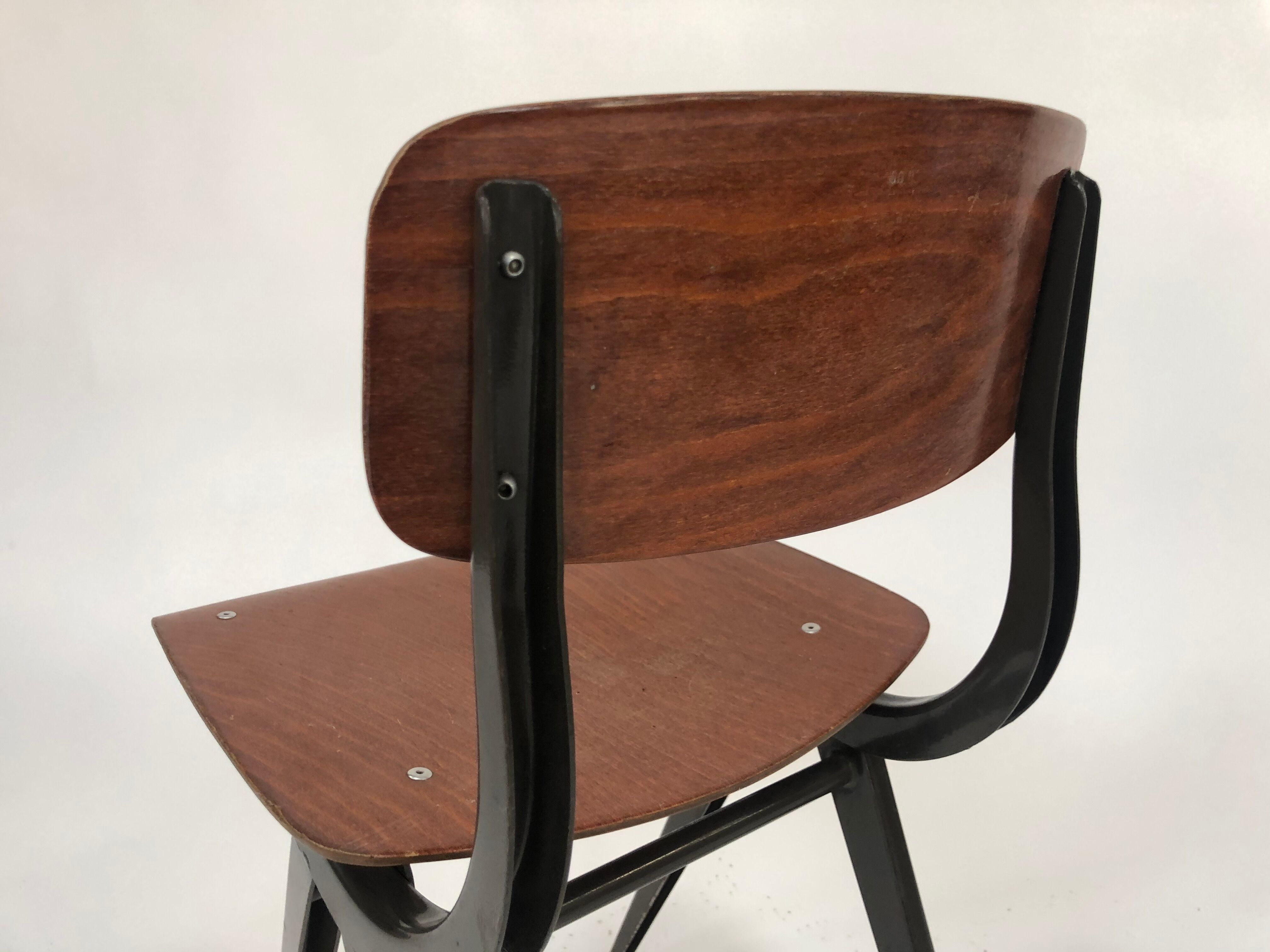 Marko Holland chair