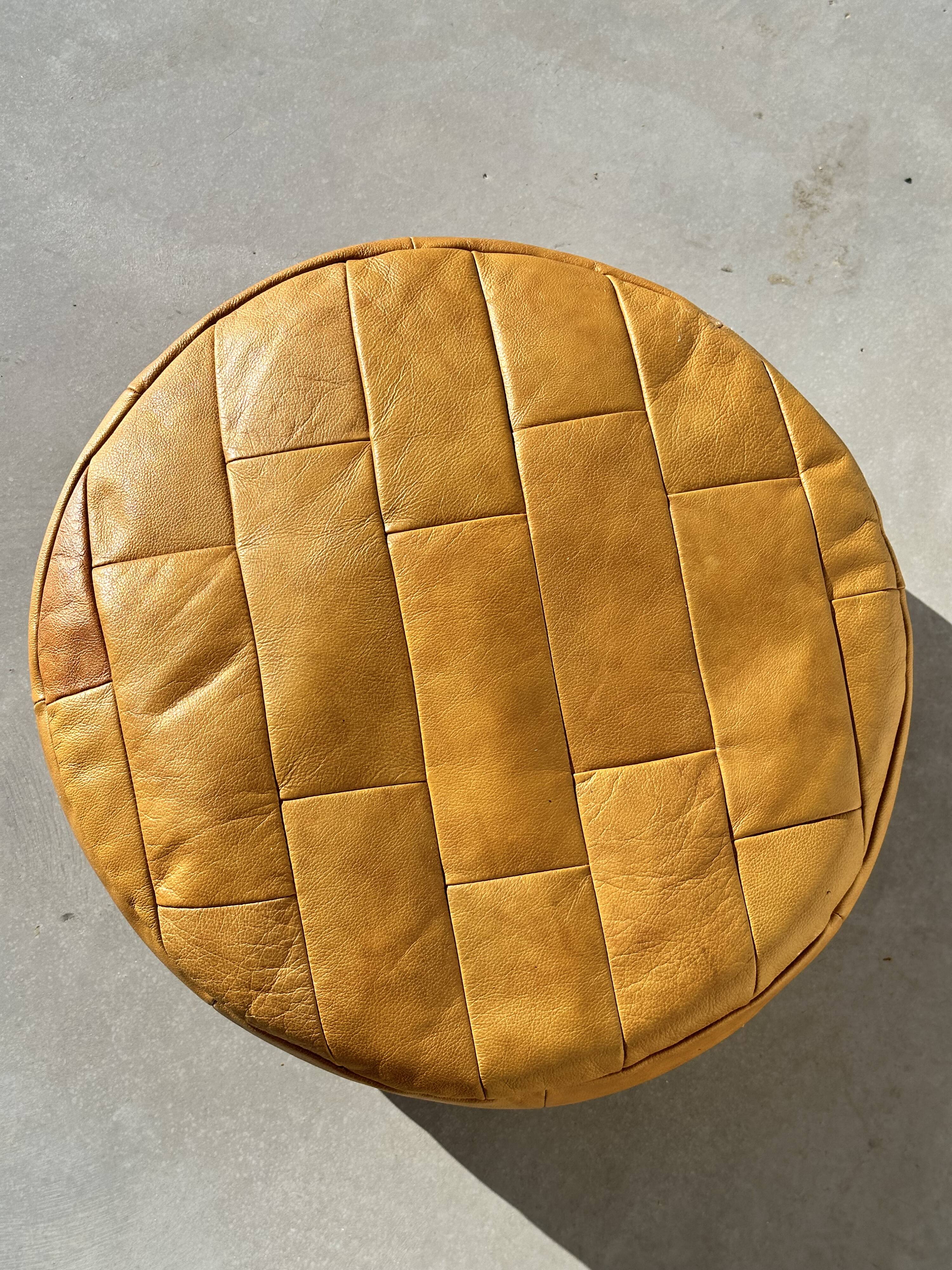 De Sede house style pouf in fauv leather patchwork, 1970s design