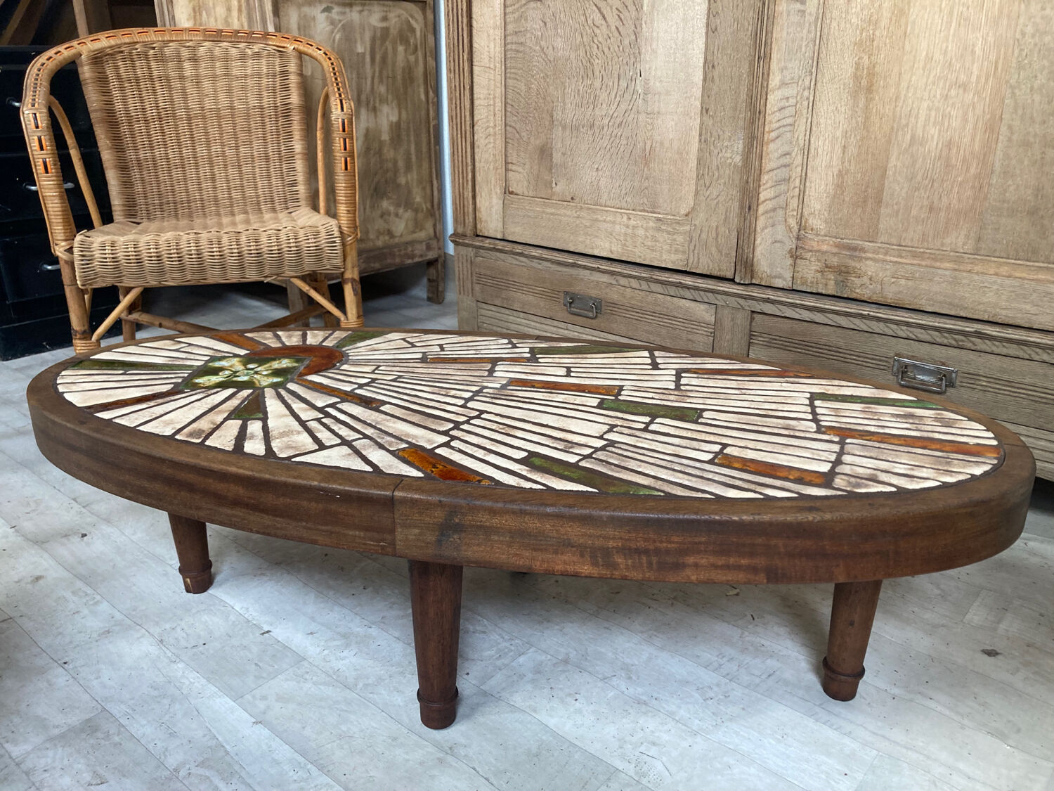 Oval ceramic coffee table