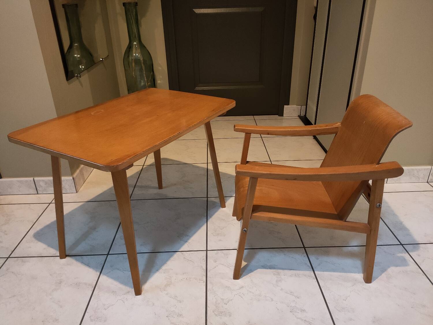 Children's armchair and desk in beech
