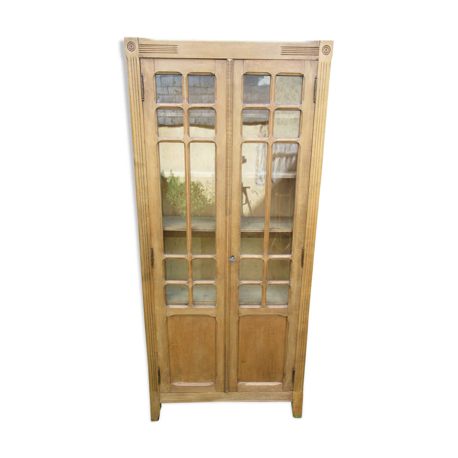 Armoire parisienne vitrée