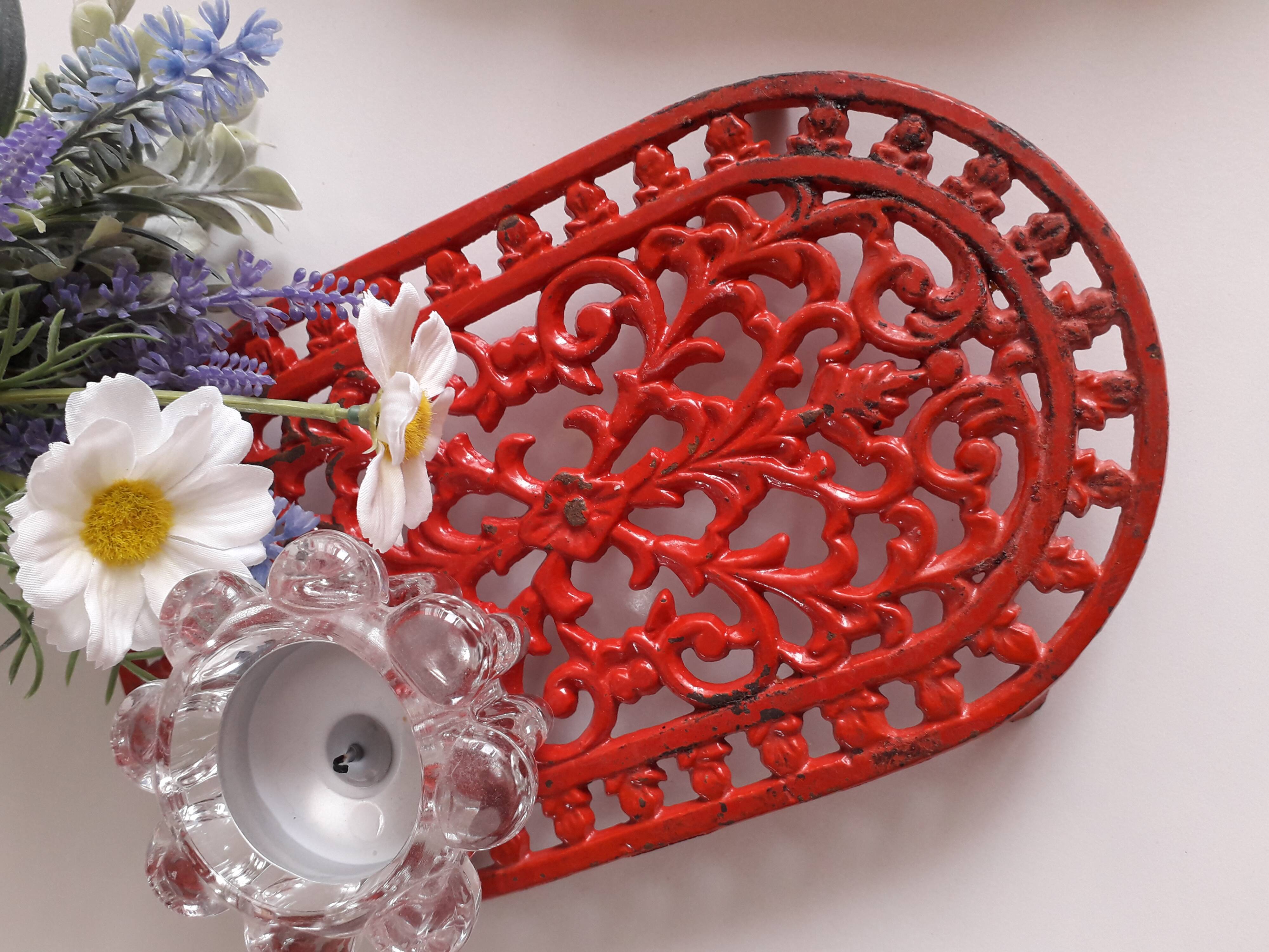 Cast iron trivet