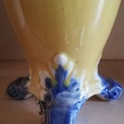 Paire de vases en barbotine