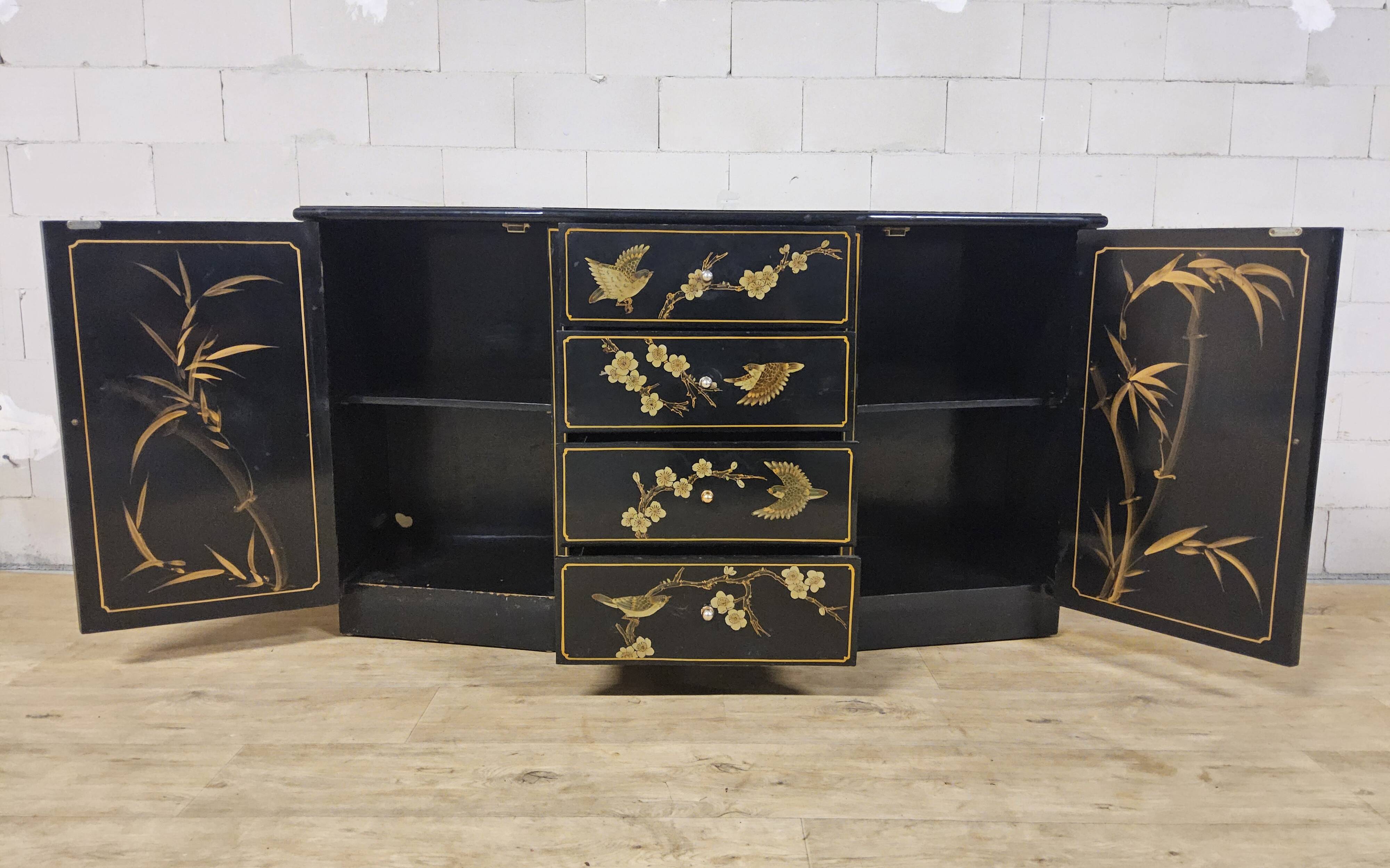 Vintage Chinese sideboard / lacquer cabinet (black / birds) Bohemian