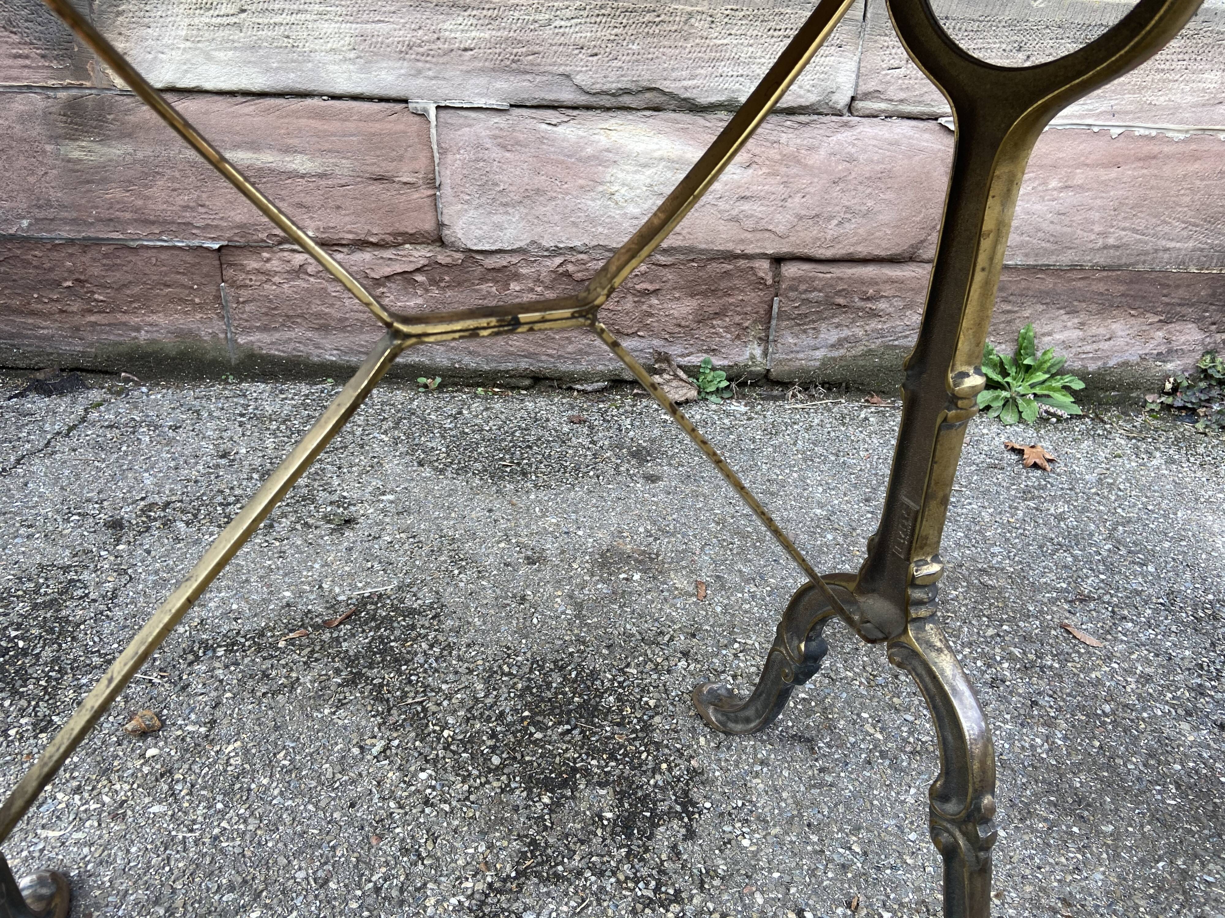 Table bistro Parisian Mid-century French Paris bistro table