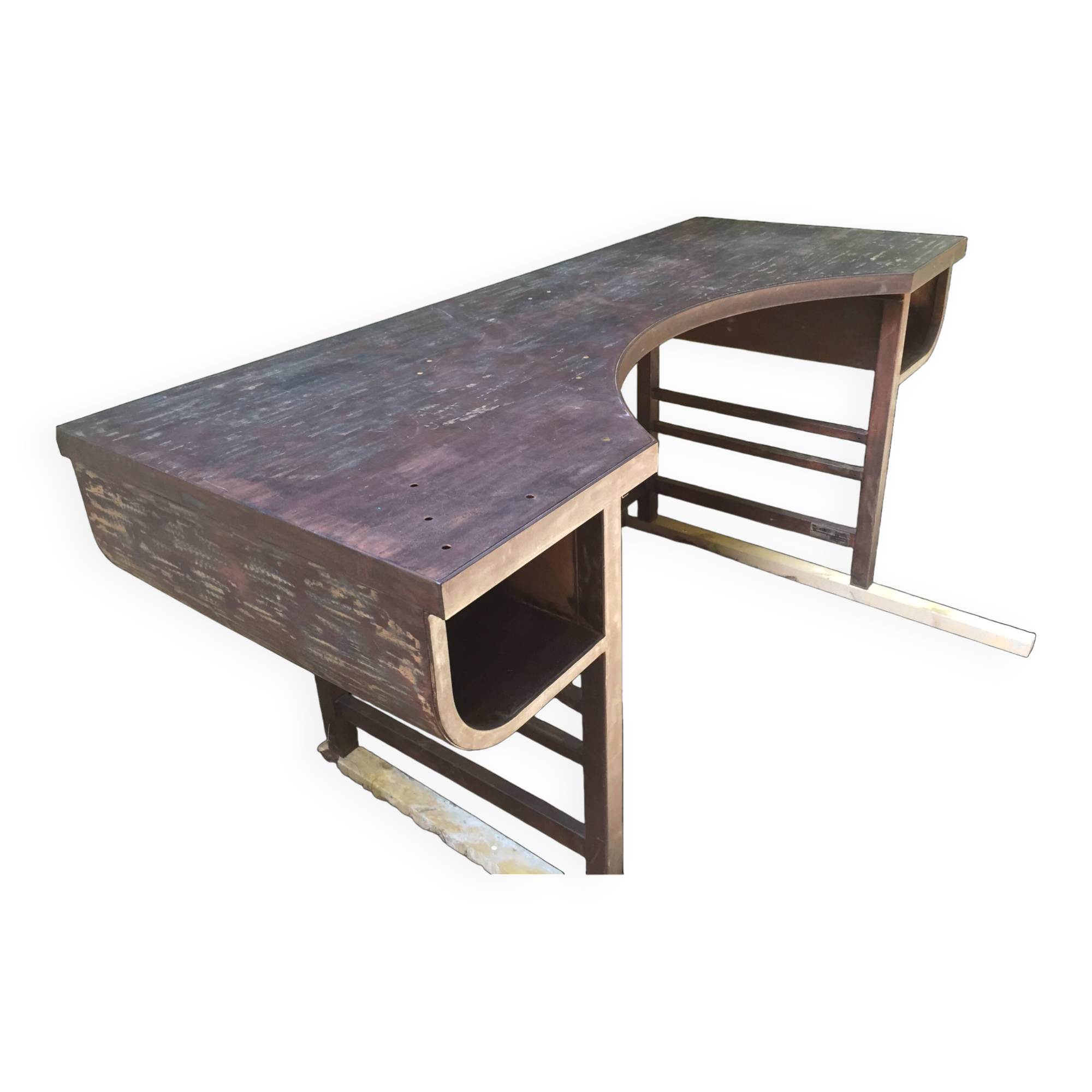 Former post office – Unique piece with industrial charm