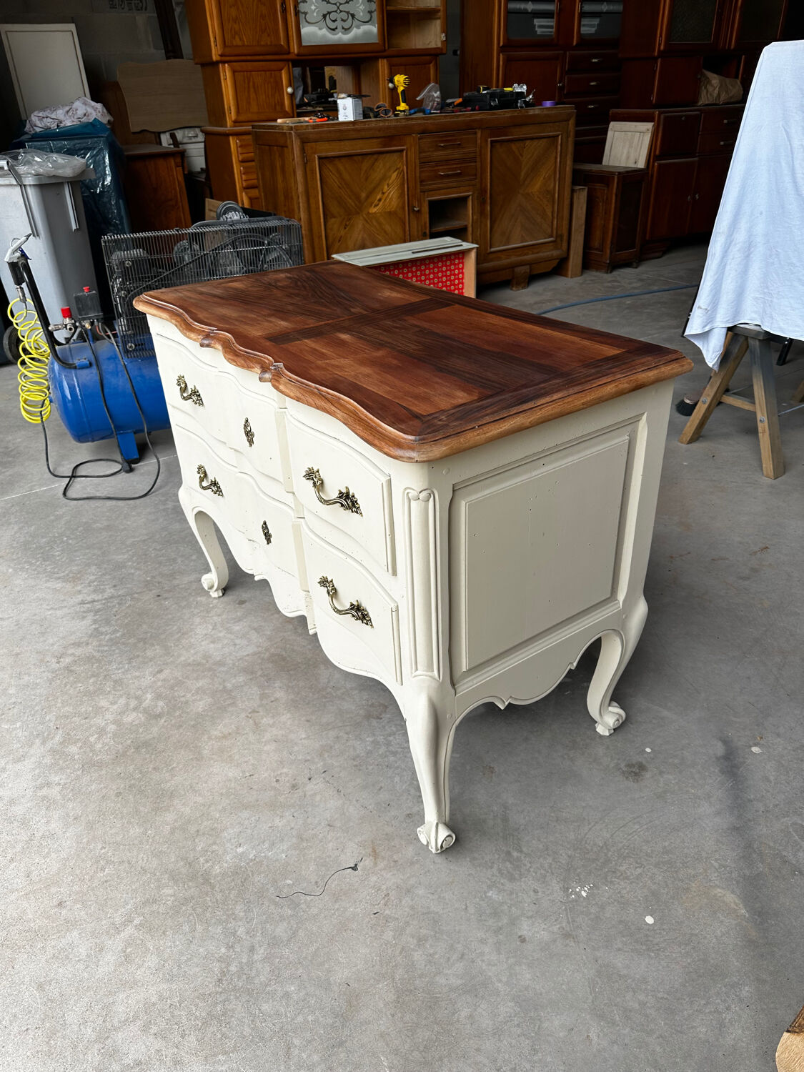 Antique chest of drawers
