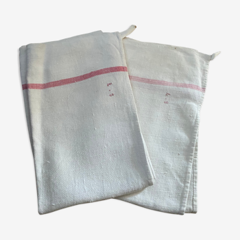 Two linen towels LS