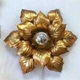 Wall light golden metal flower to leaf