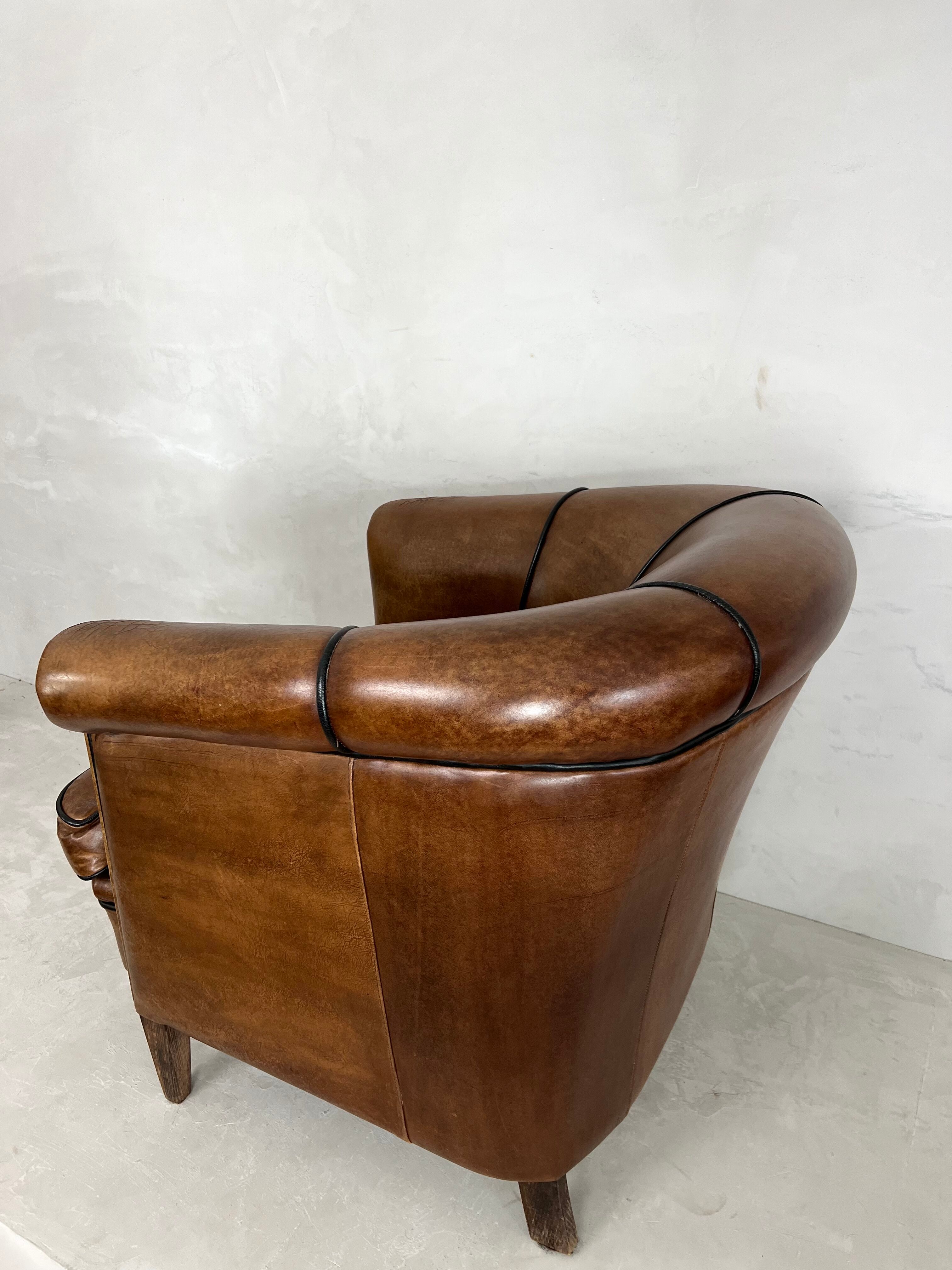 Clubchair sheep’s leather